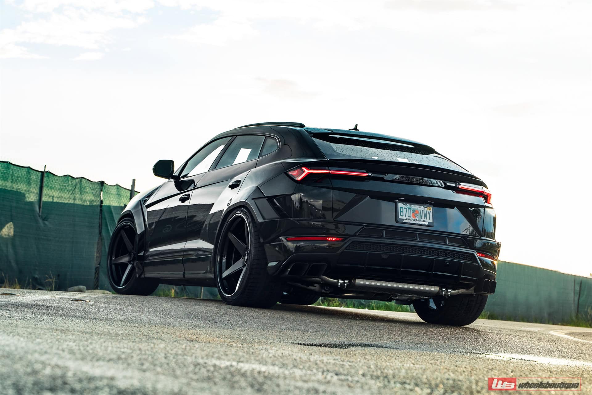 Photo 37 of Lamborghini Urus S | Nero Aldebaran | ANRKY RS5.3 | Satin Black | Novitec Essteso Widebody Kit