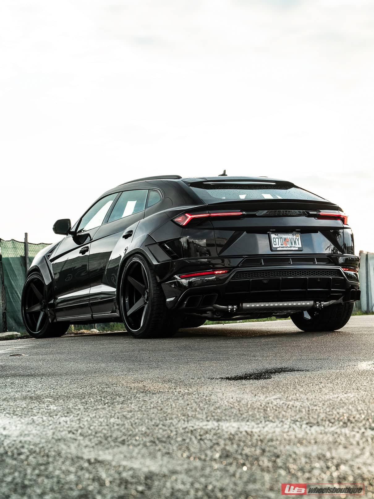 Photo 38 of Lamborghini Urus S | Nero Aldebaran | ANRKY RS5.3 | Satin Black | Novitec Essteso Widebody Kit
