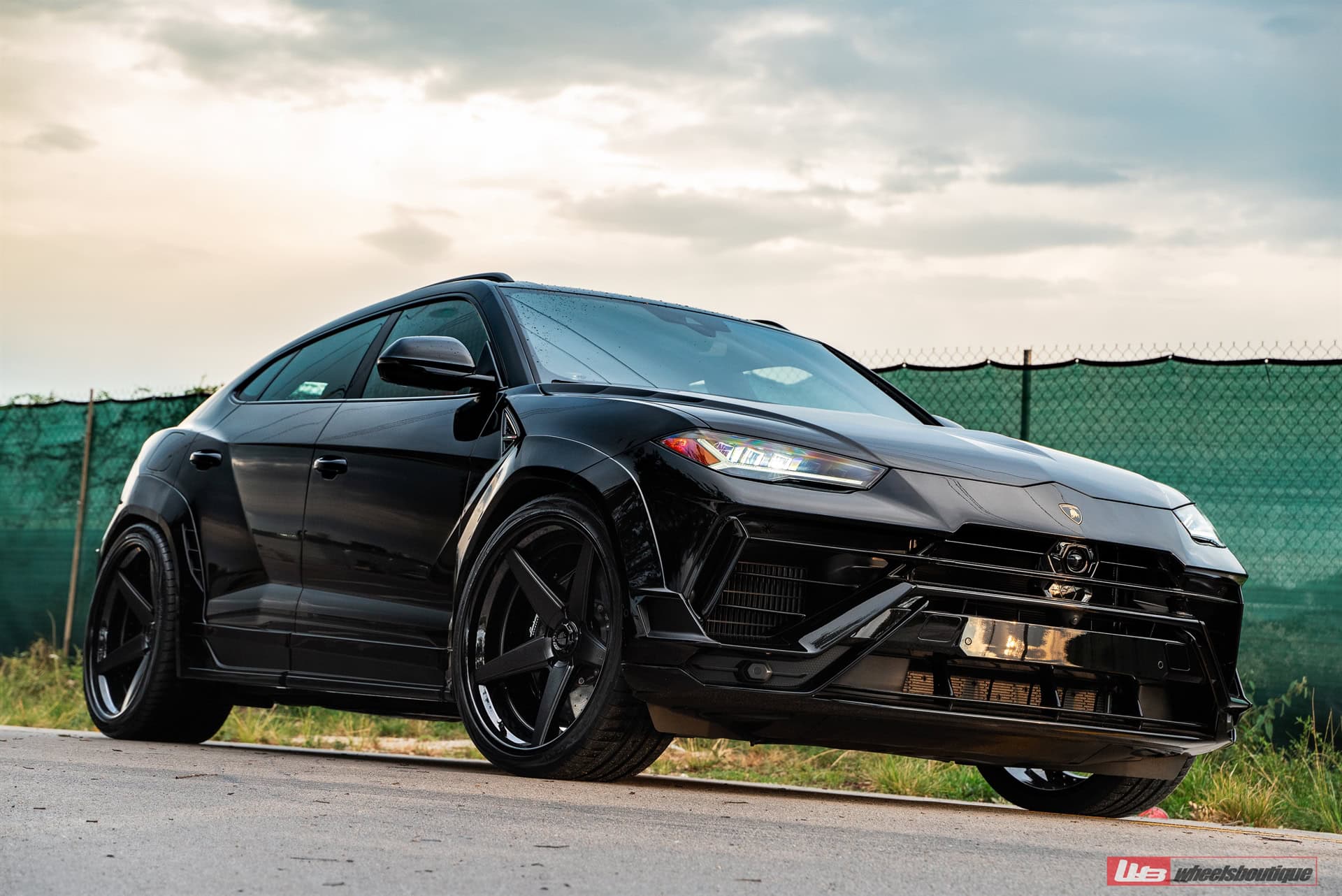 Photo 41 of Lamborghini Urus S | Nero Aldebaran | ANRKY RS5.3 | Satin Black | Novitec Essteso Widebody Kit