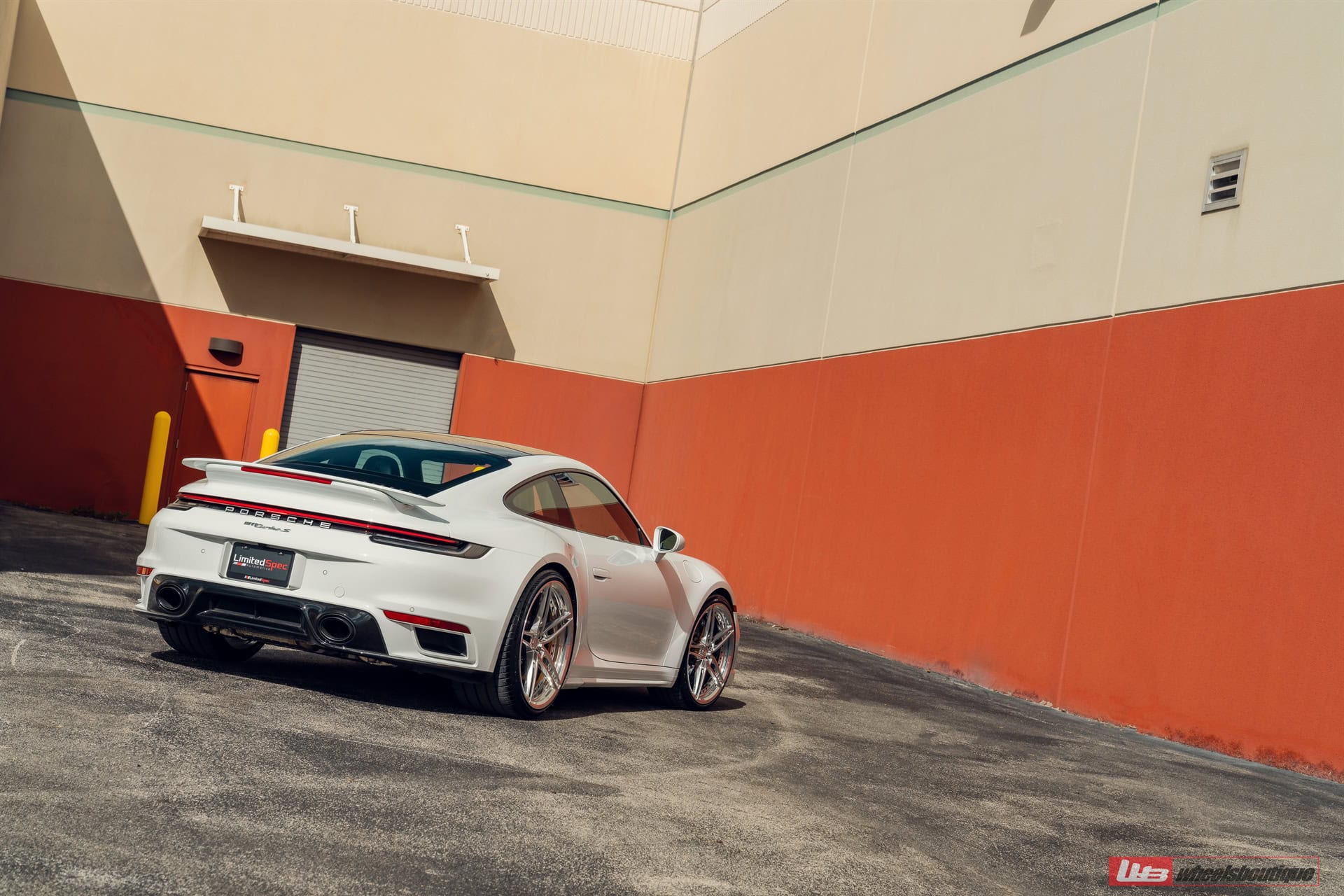 Porsche 992 on ANRKY AN27