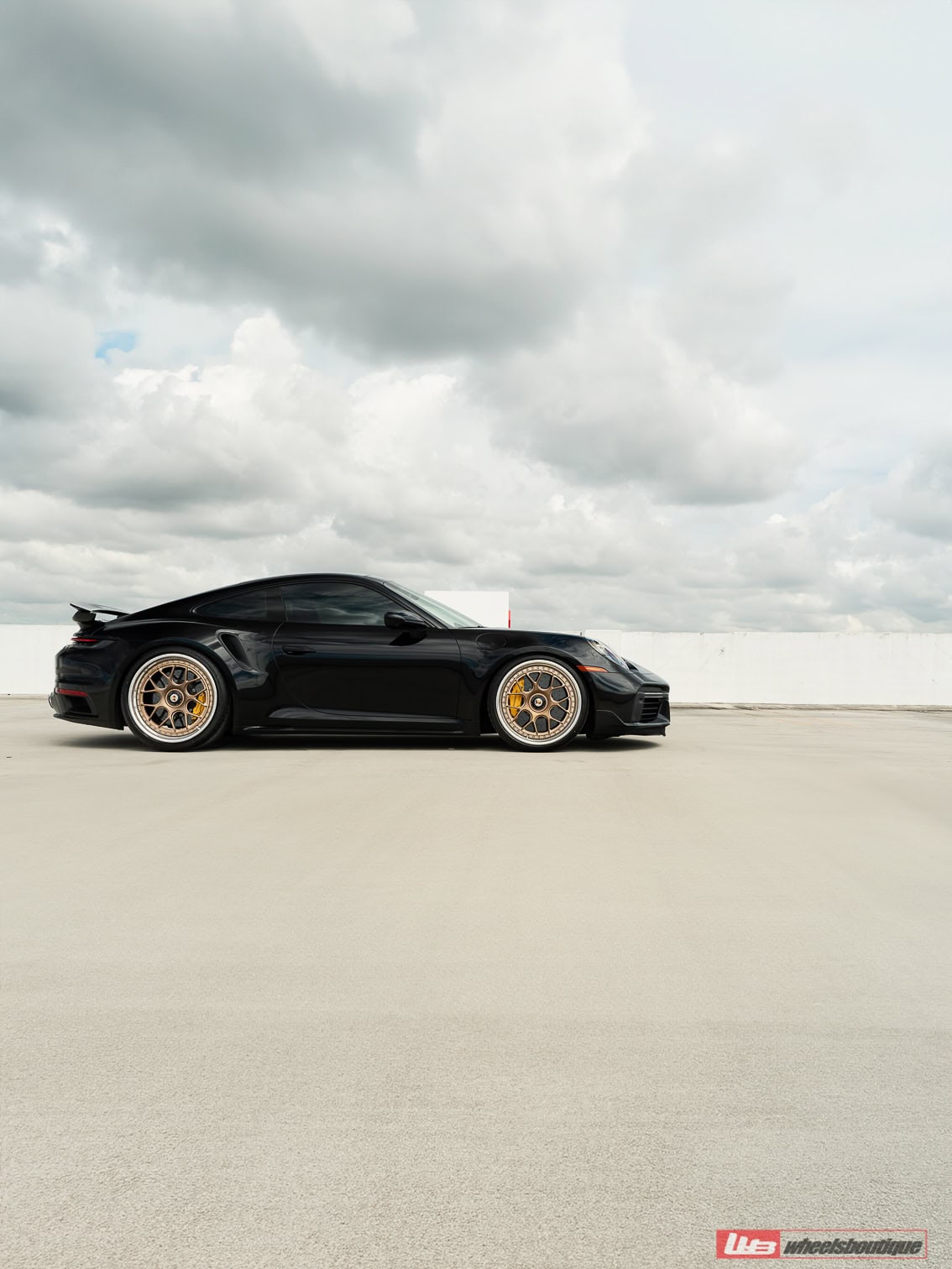 Porsche 992 Turbo S | Black | on ANRKY JDX-314 | Satin Mirror Polished Champagne