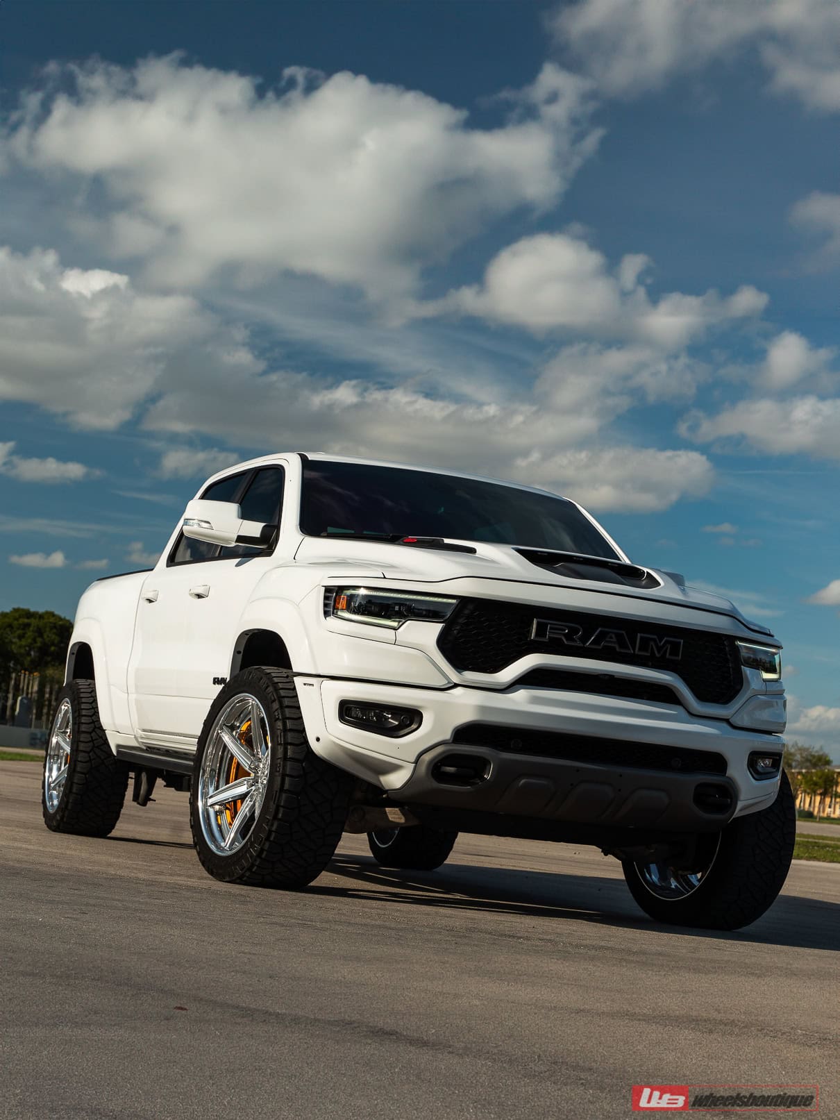 Twin Turbo Ram TRX + 24″ AN36-S SeriesTHREE