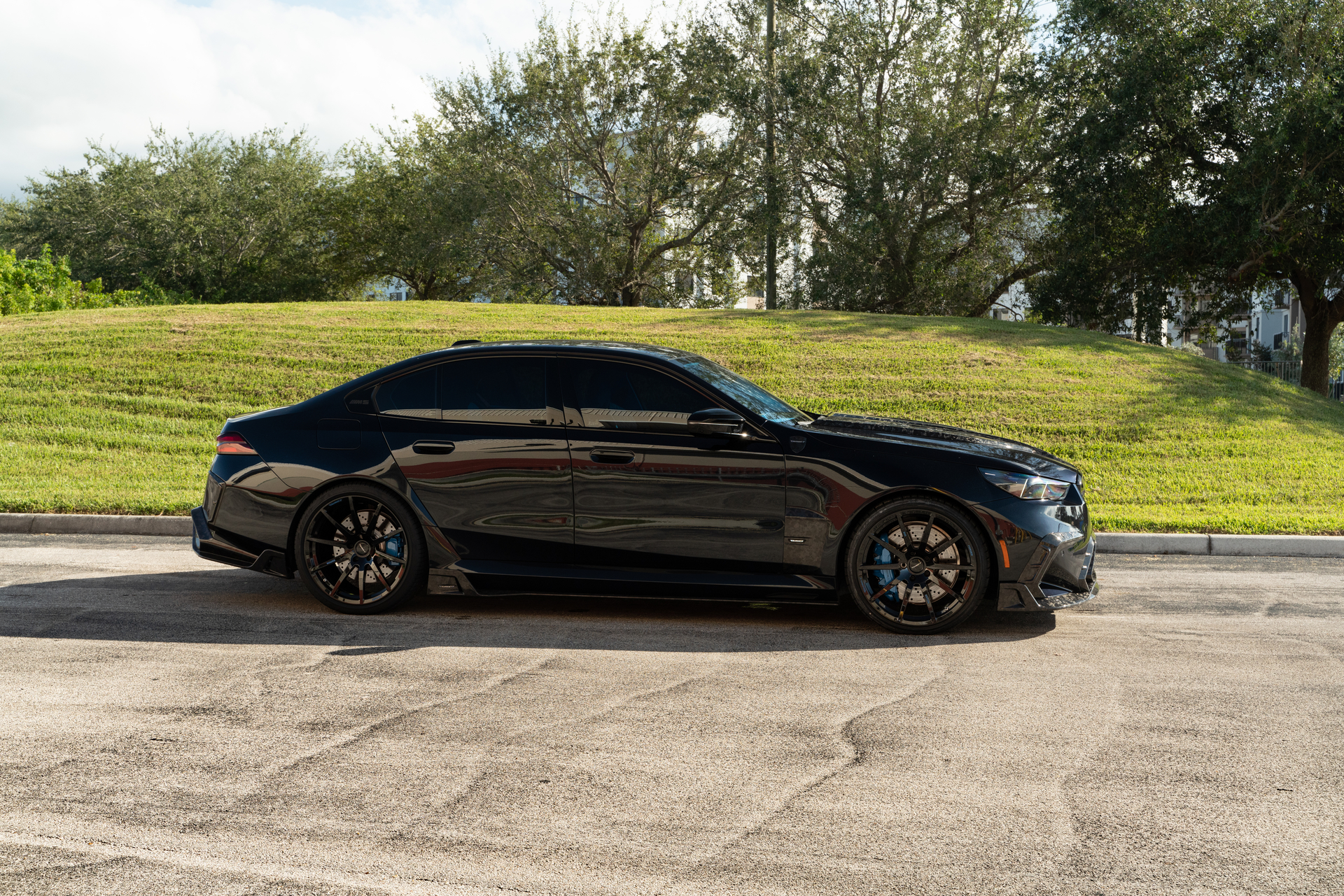 Mansory G90 M5 | M Carbon Black Metallic | on Mansory FV.10 | Gloss Black