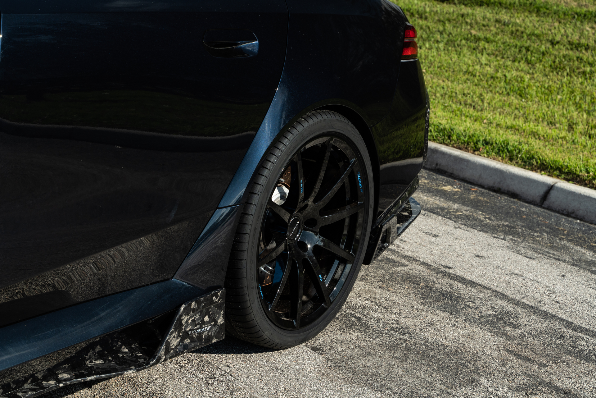 Mansory G90 M5 | M Carbon Black Metallic | on Mansory FV.10 | Gloss Black