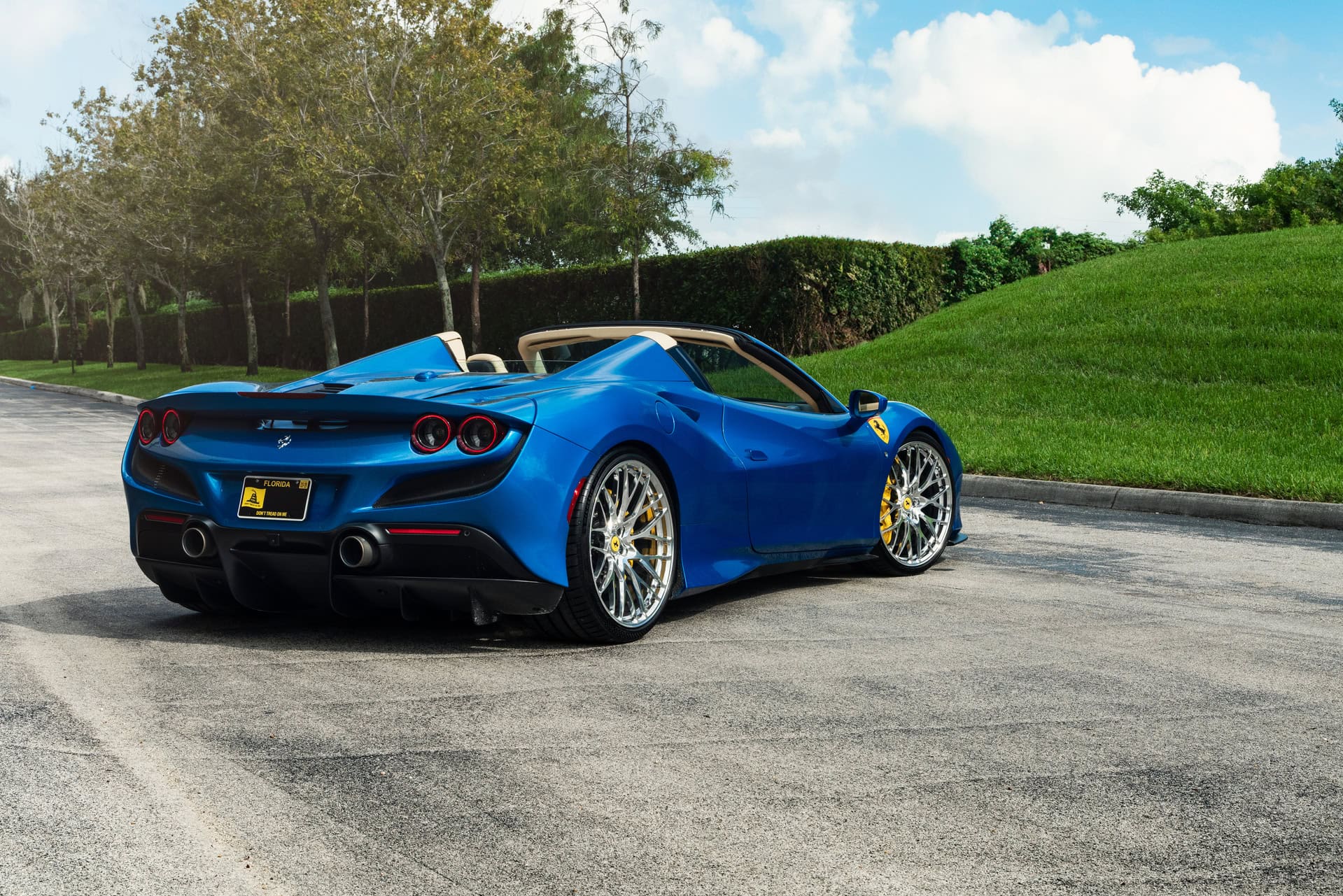 Photo 24 of Ferrari F8 | Blue Corza | on HRE 520M | Polished Clear