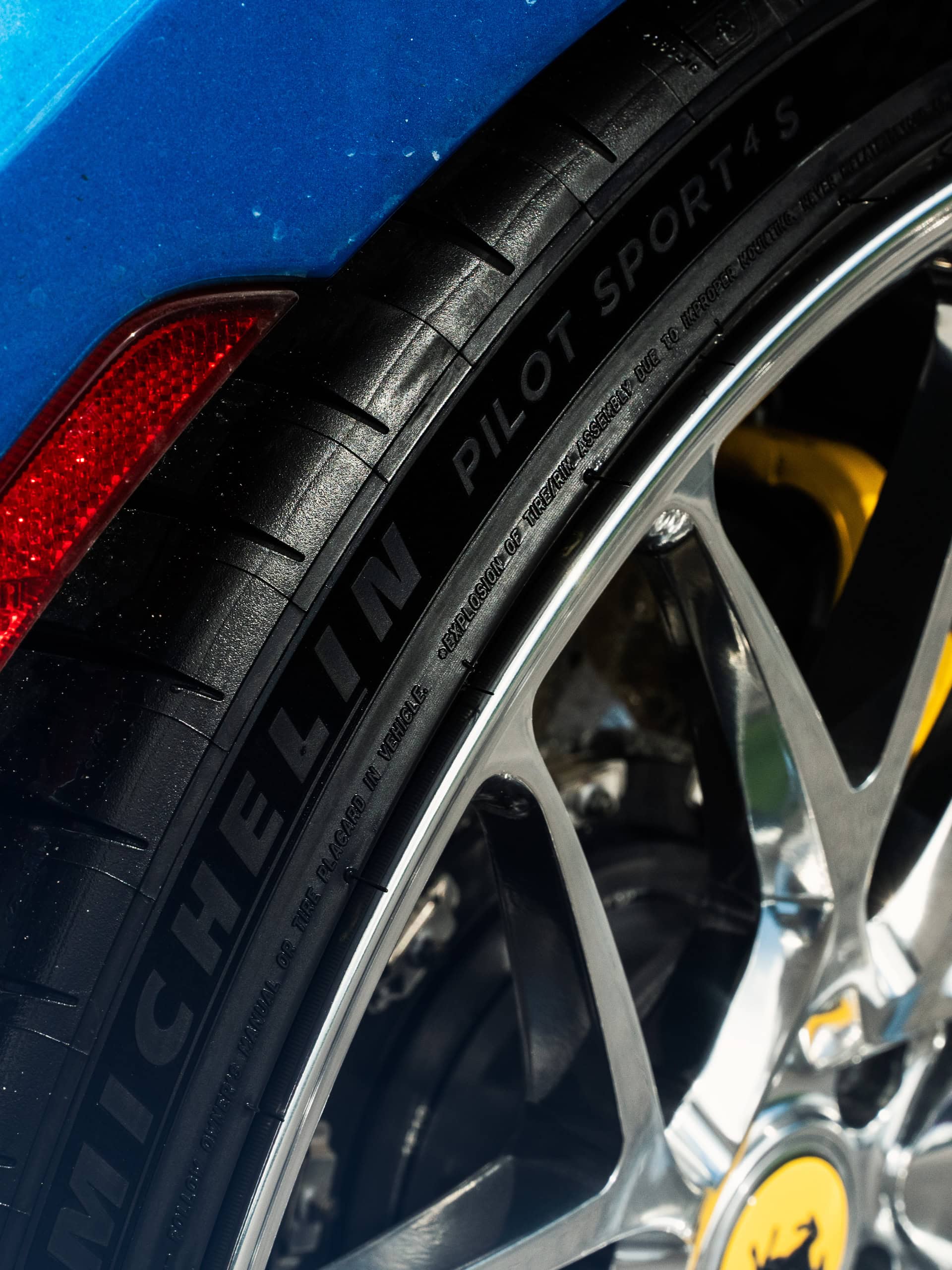Photo 27 of Ferrari F8 | Blue Corza | on HRE 520M | Polished Clear