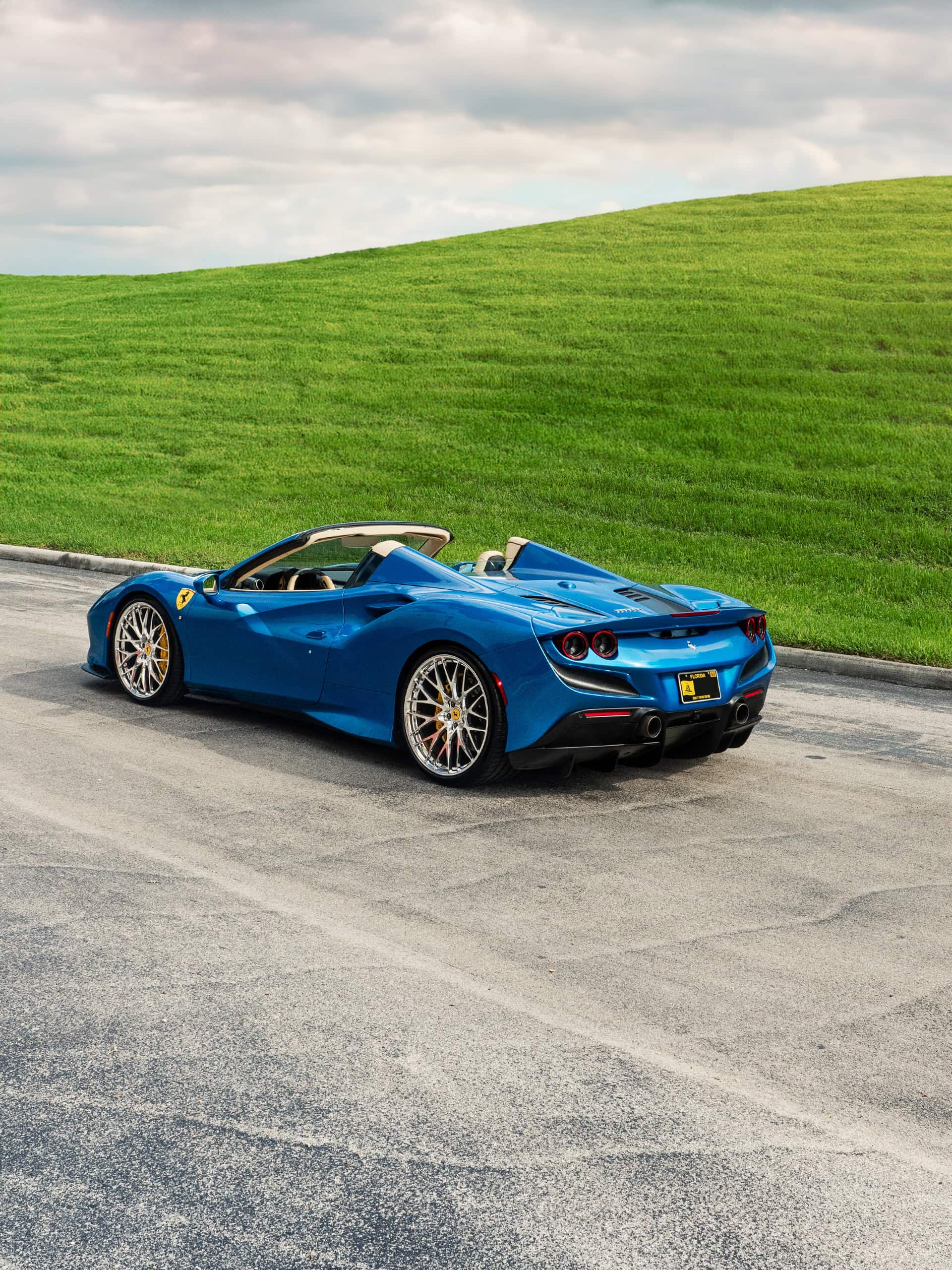 Photo 30 of Ferrari F8 | Blue Corza | on HRE 520M | Polished Clear