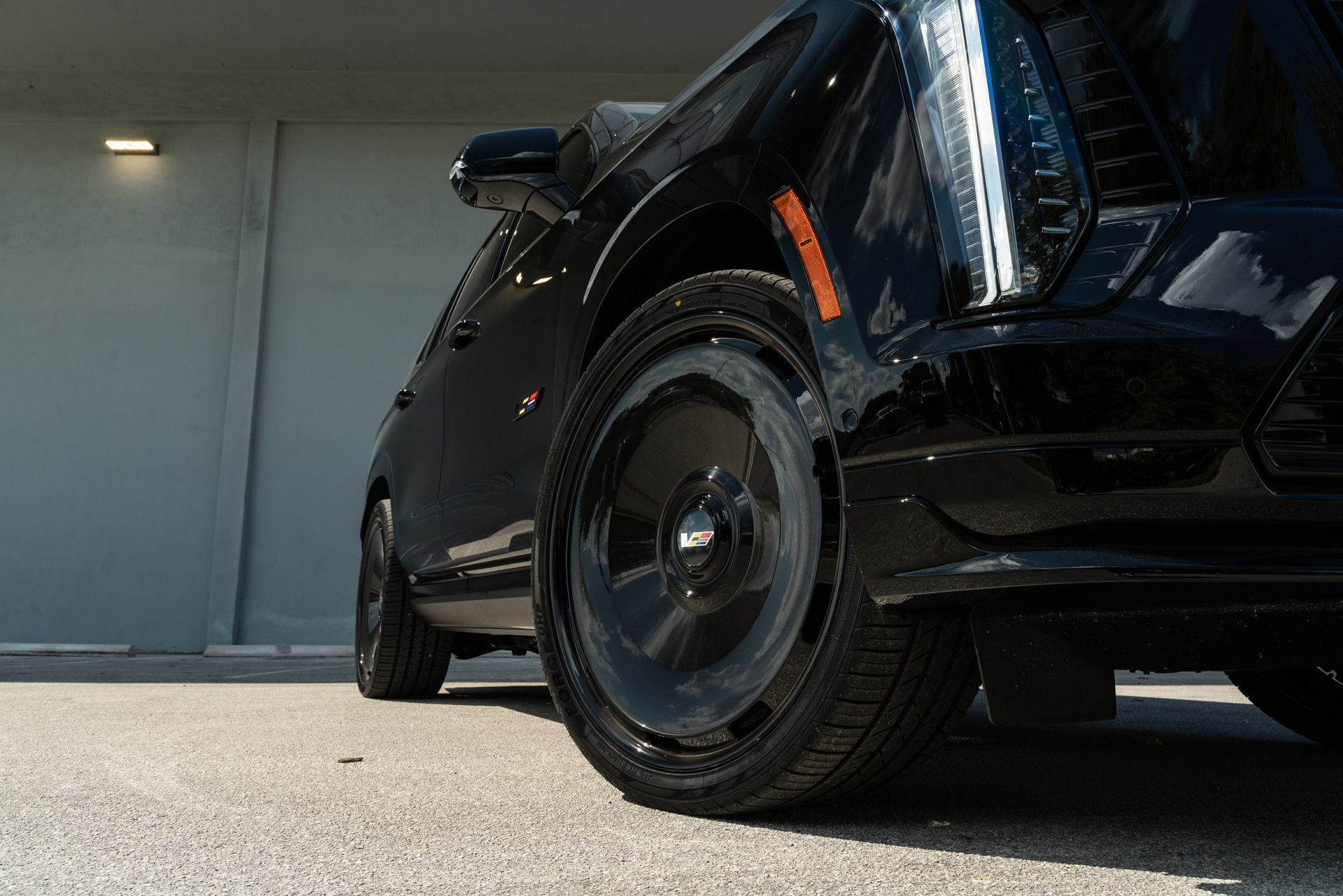 Cadillac Escalade | Black Raven | on Avant Garde AGL93 | Gloss Black