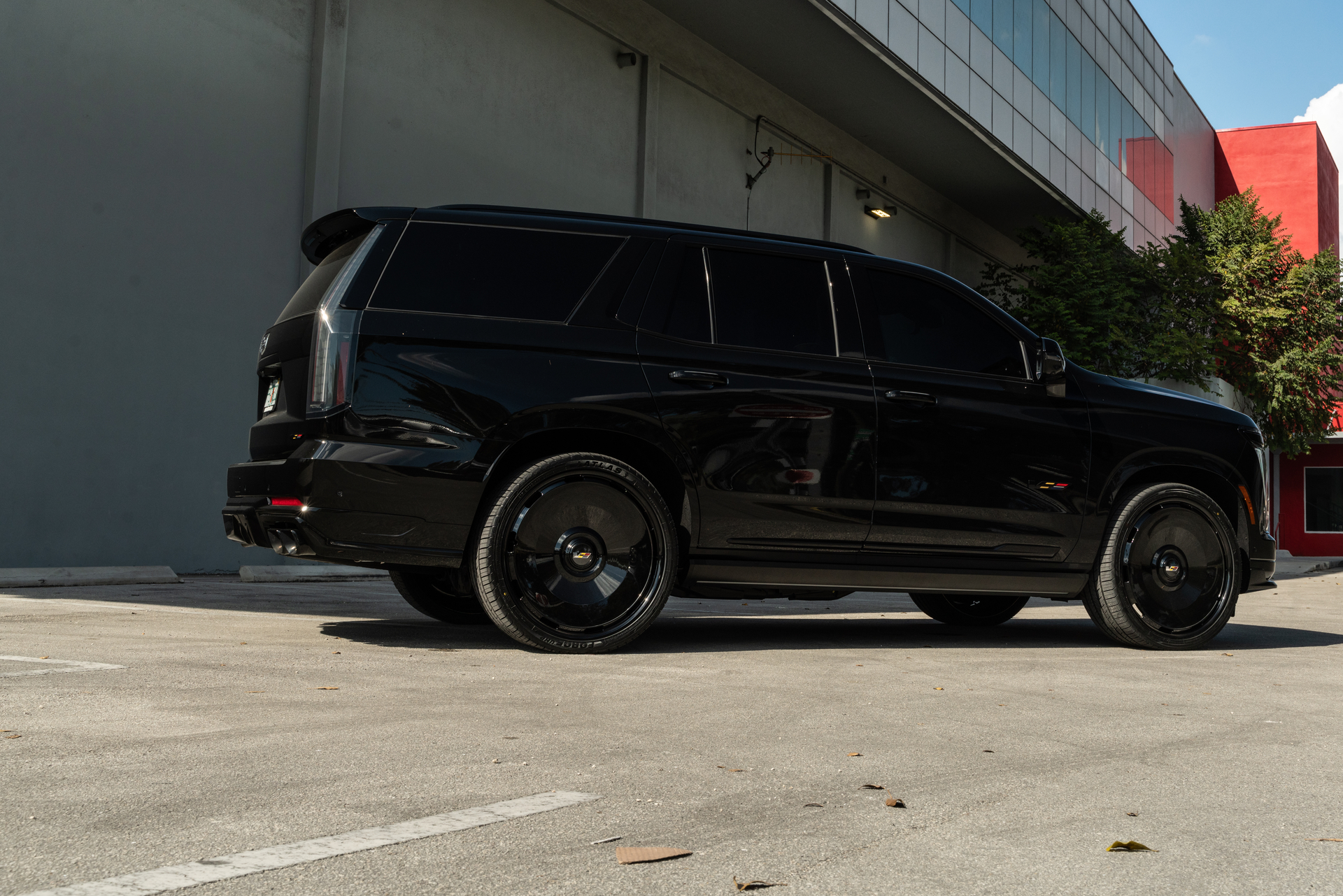 Cadillac Escalade | Black Raven | on Avant Garde AGL93 | Gloss Black