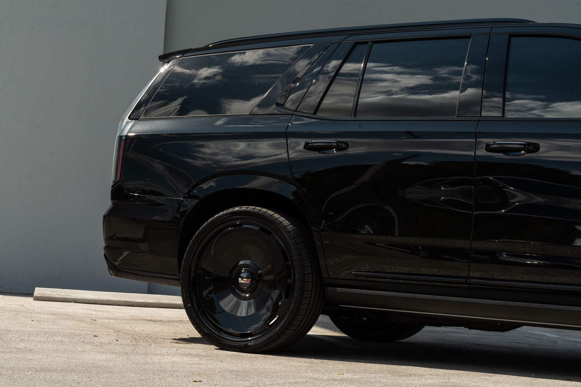 Cadillac Escalade | Black Raven | on Avant Garde AGL93 | Gloss Black