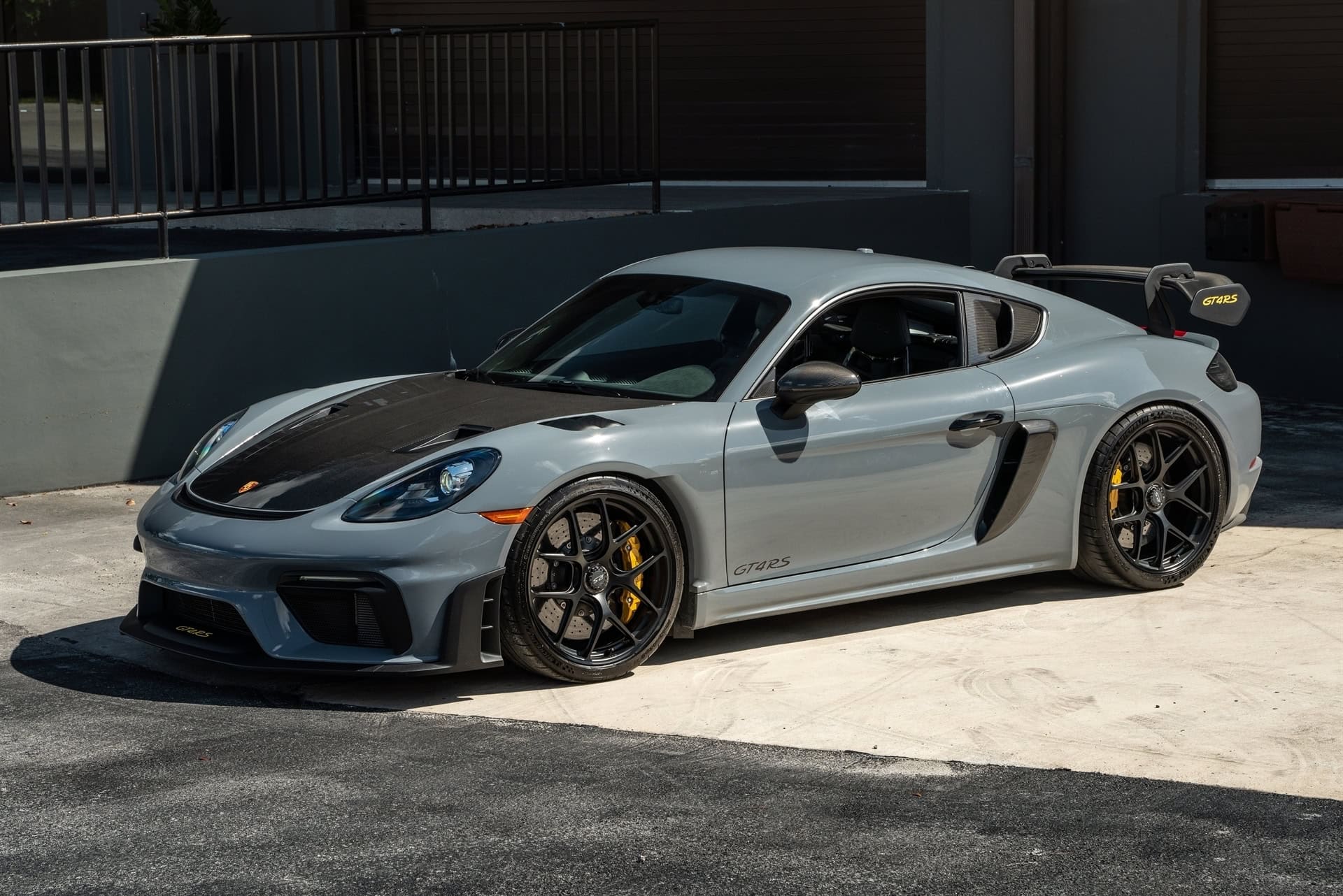 Porsche 718 Cayman GT4 RS on HRE R101LW