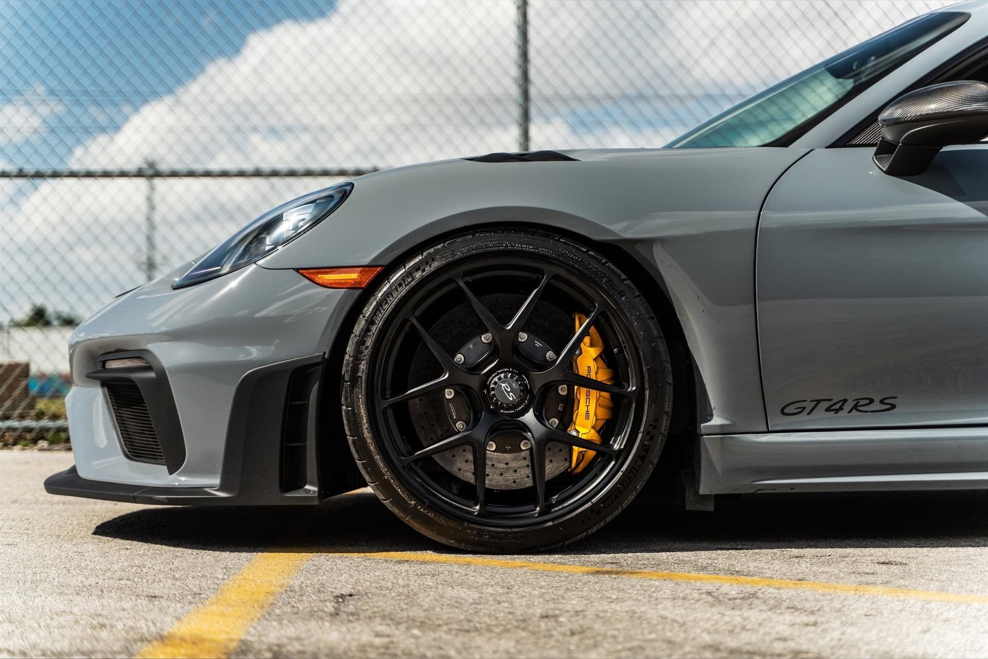 Porsche 718 Cayman GT4 RS on HRE R101LW