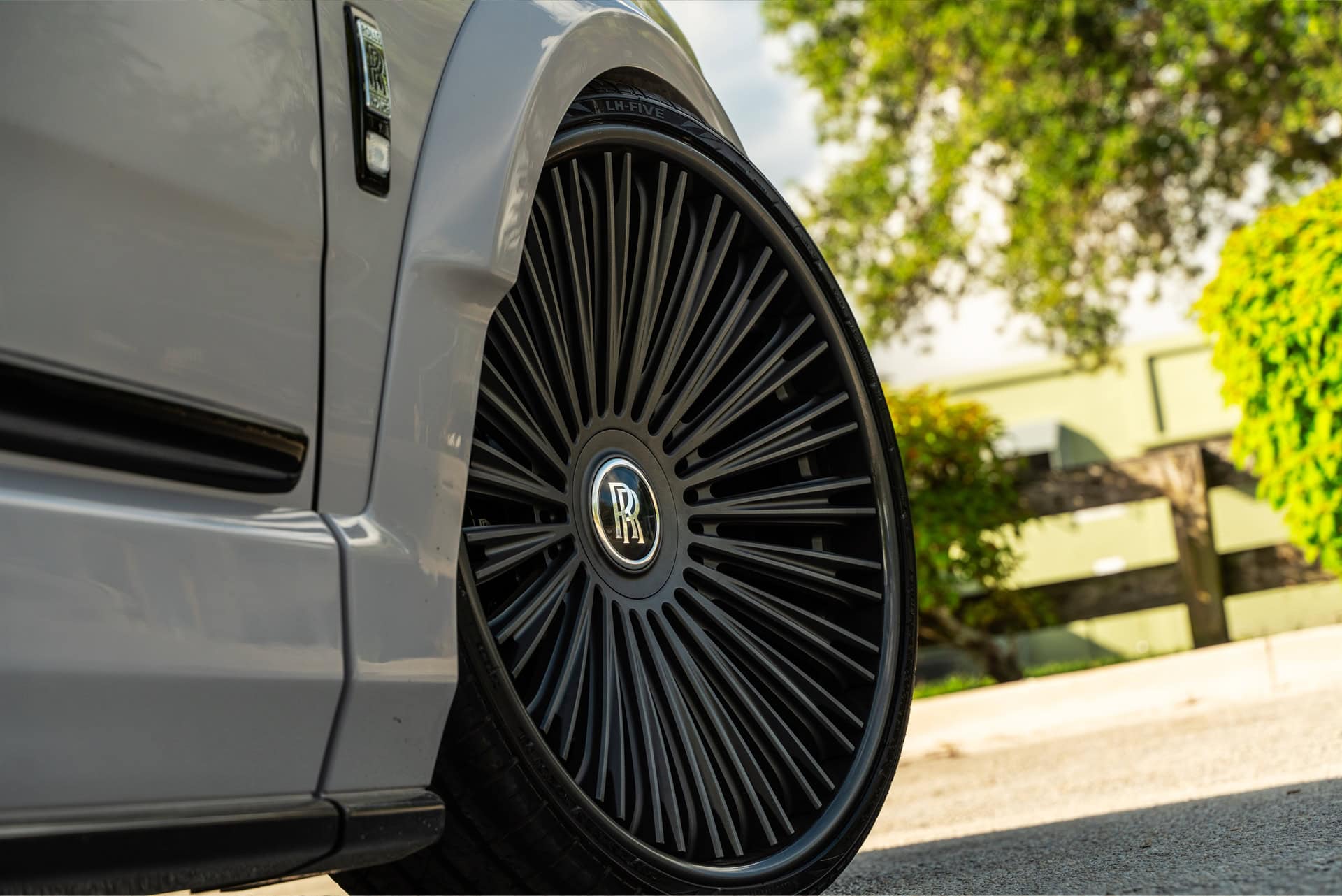 Photo 25 of Rolls Royce Cullinan on Urban Auto Wide Track Kit