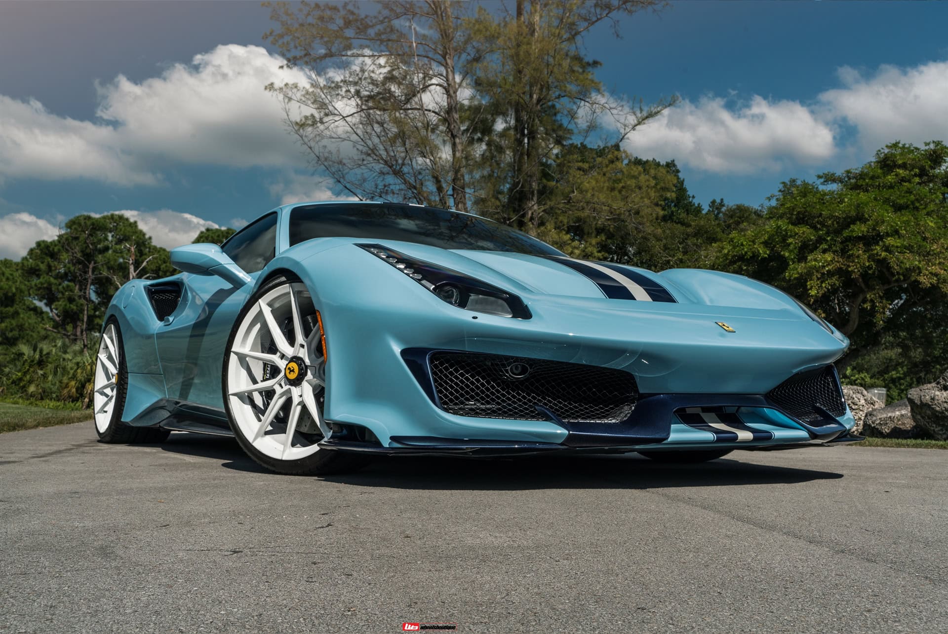 Ferrari 488 Pista | Azzuro La Plata | Novitec NF10 ZV | Gloss White