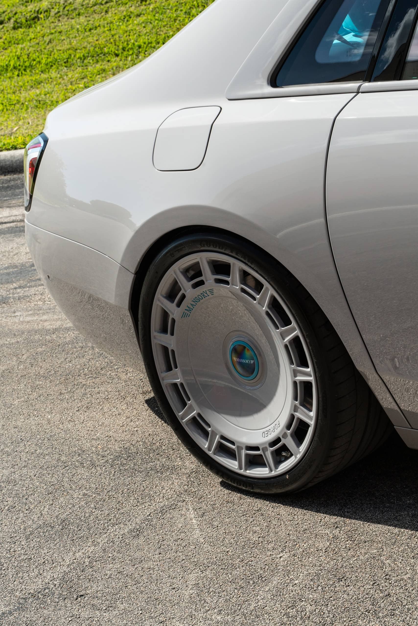 Rolls Royce Ghost Series II | Fashion Grey | on Mansory FD.15 | Fashion Gray