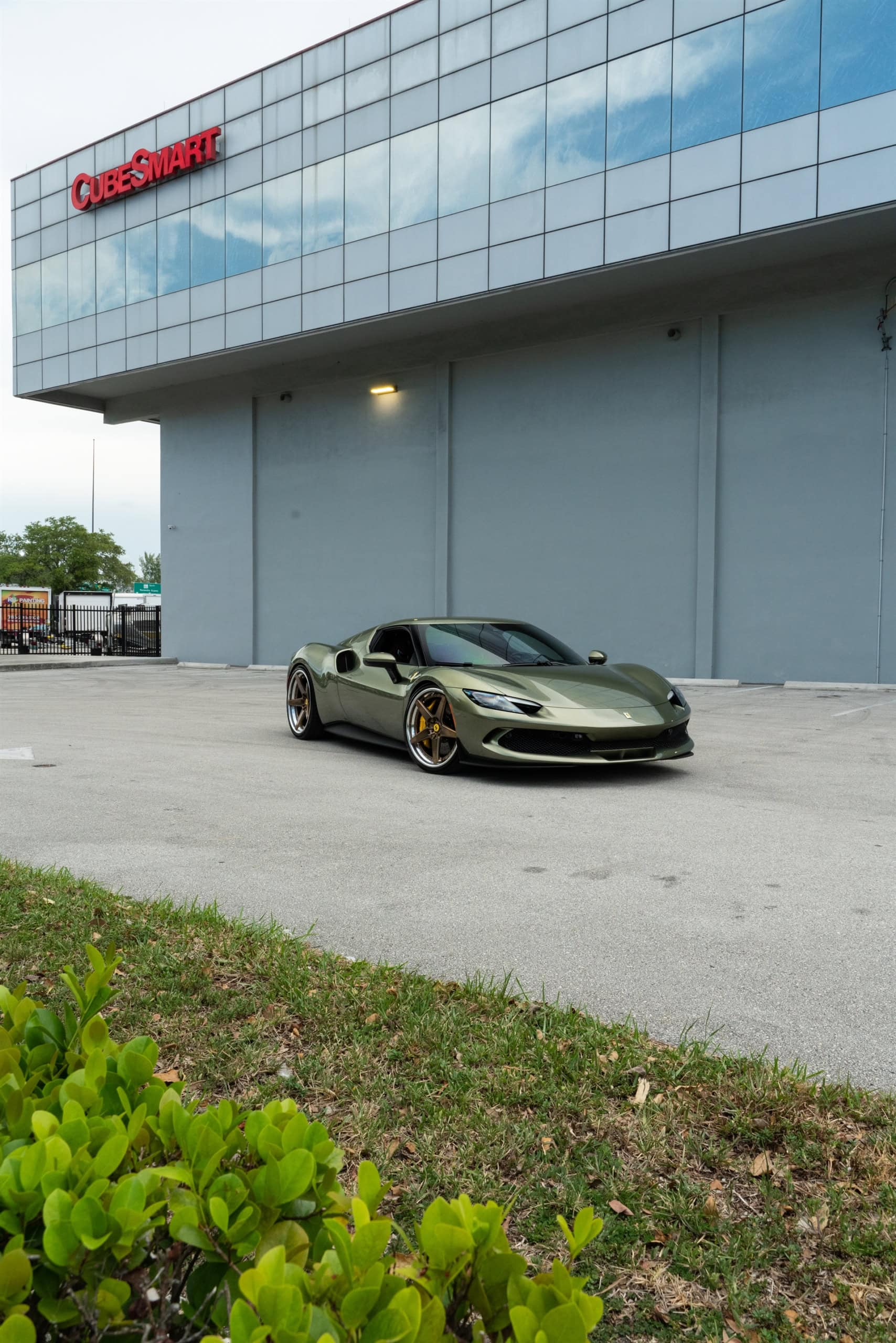 Photo 36 of Ferrari 296 GTB | Verde Mansoni | on ANRKY RS5.3 | Mirror Polished Champagne