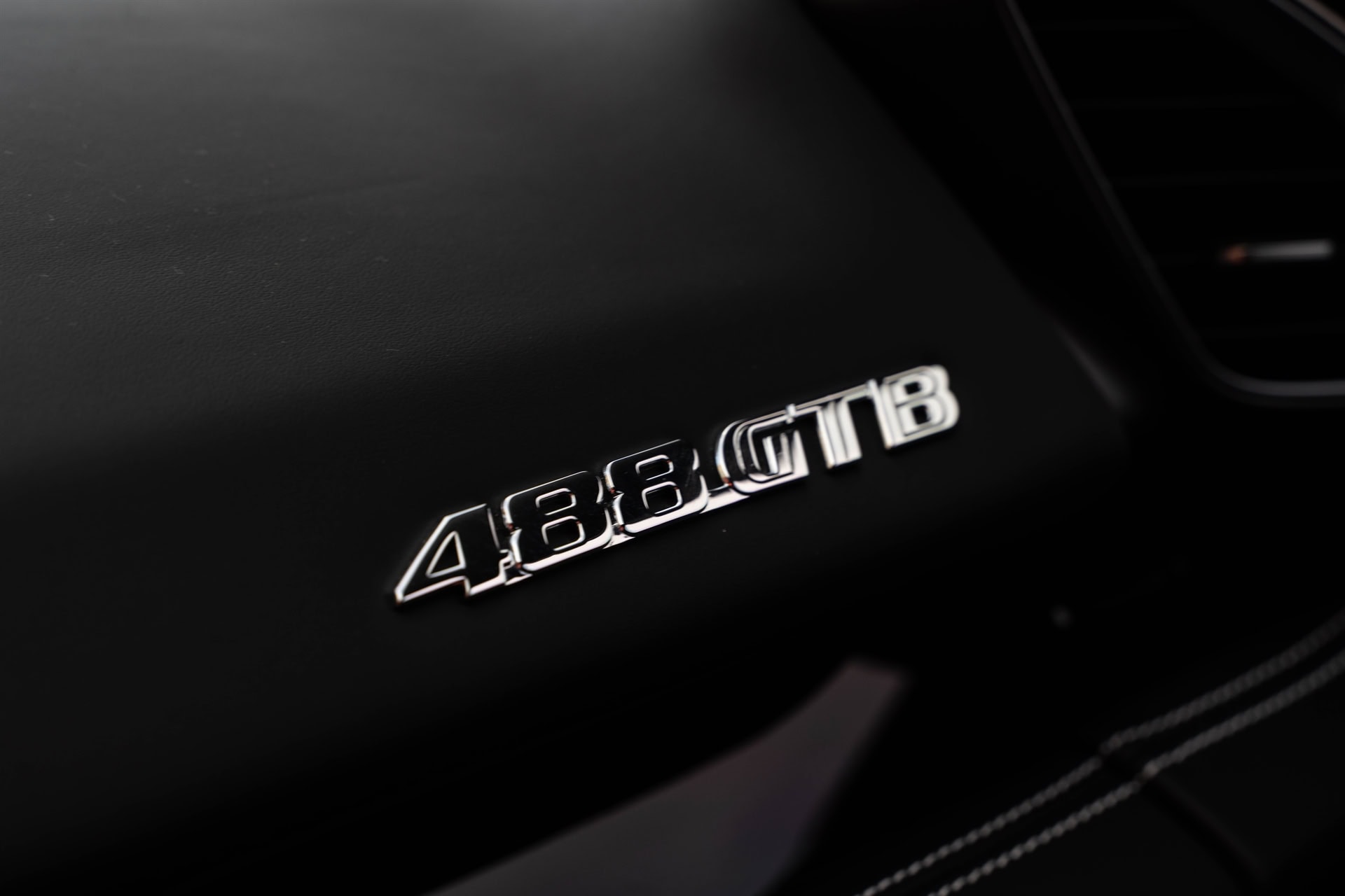 Photo 26 of Ferrari 488 GTB | Bianco Fuji | on HRE 520 FMR | Brushed Clear
