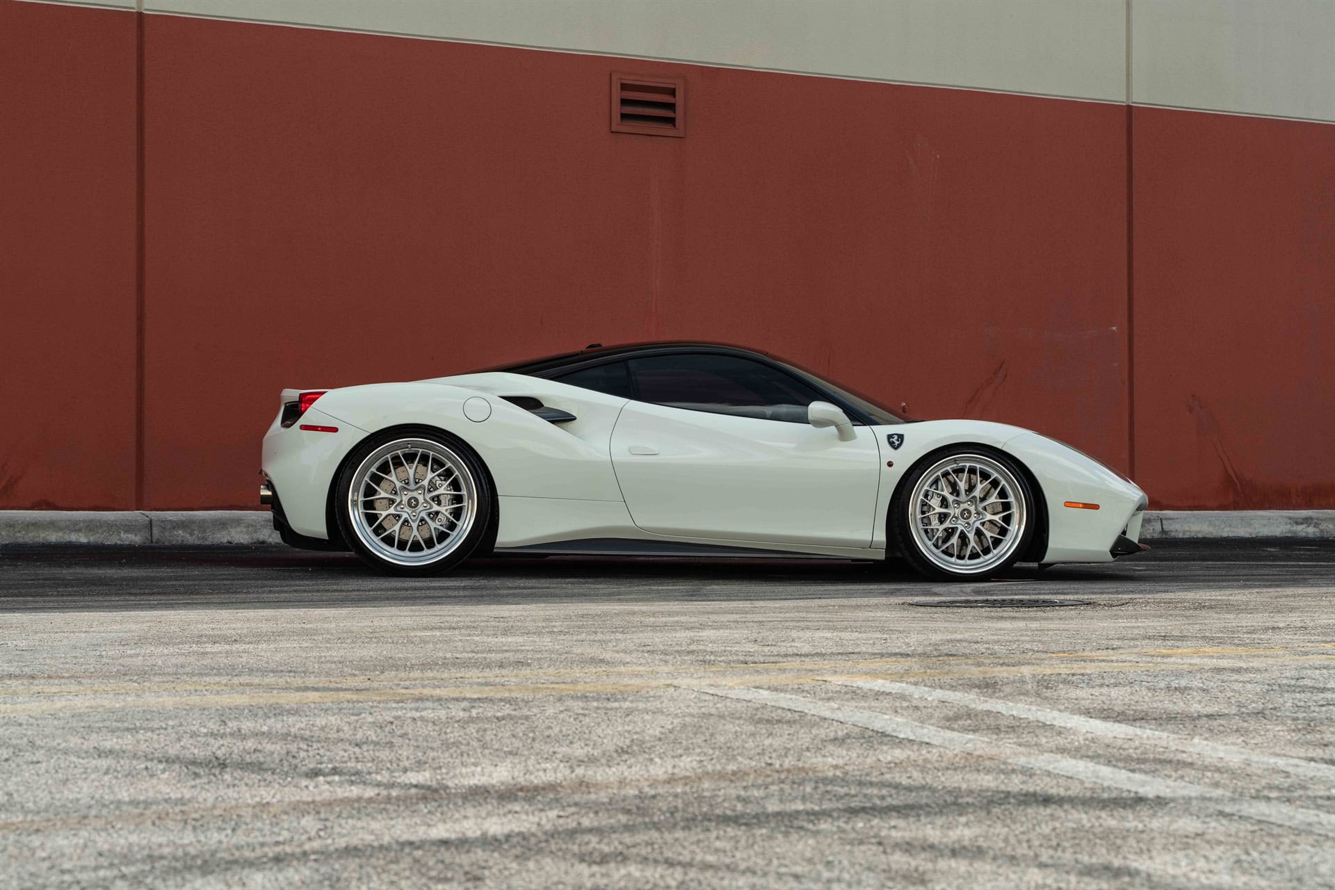 Photo 27 of Ferrari 488 GTB | Bianco Fuji | on HRE 520 FMR | Brushed Clear