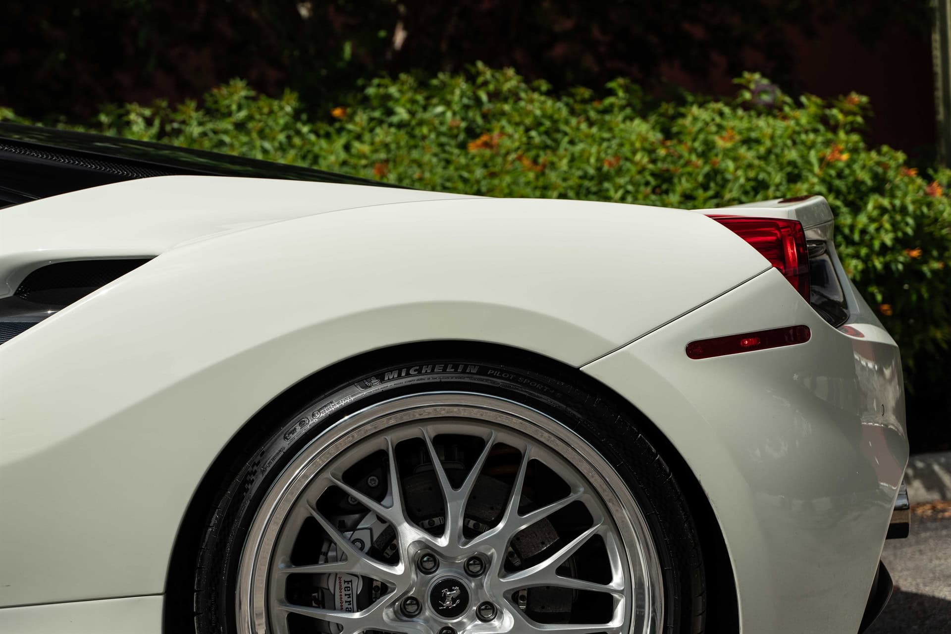 Photo 31 of Ferrari 488 GTB | Bianco Fuji | on HRE 520 FMR | Brushed Clear