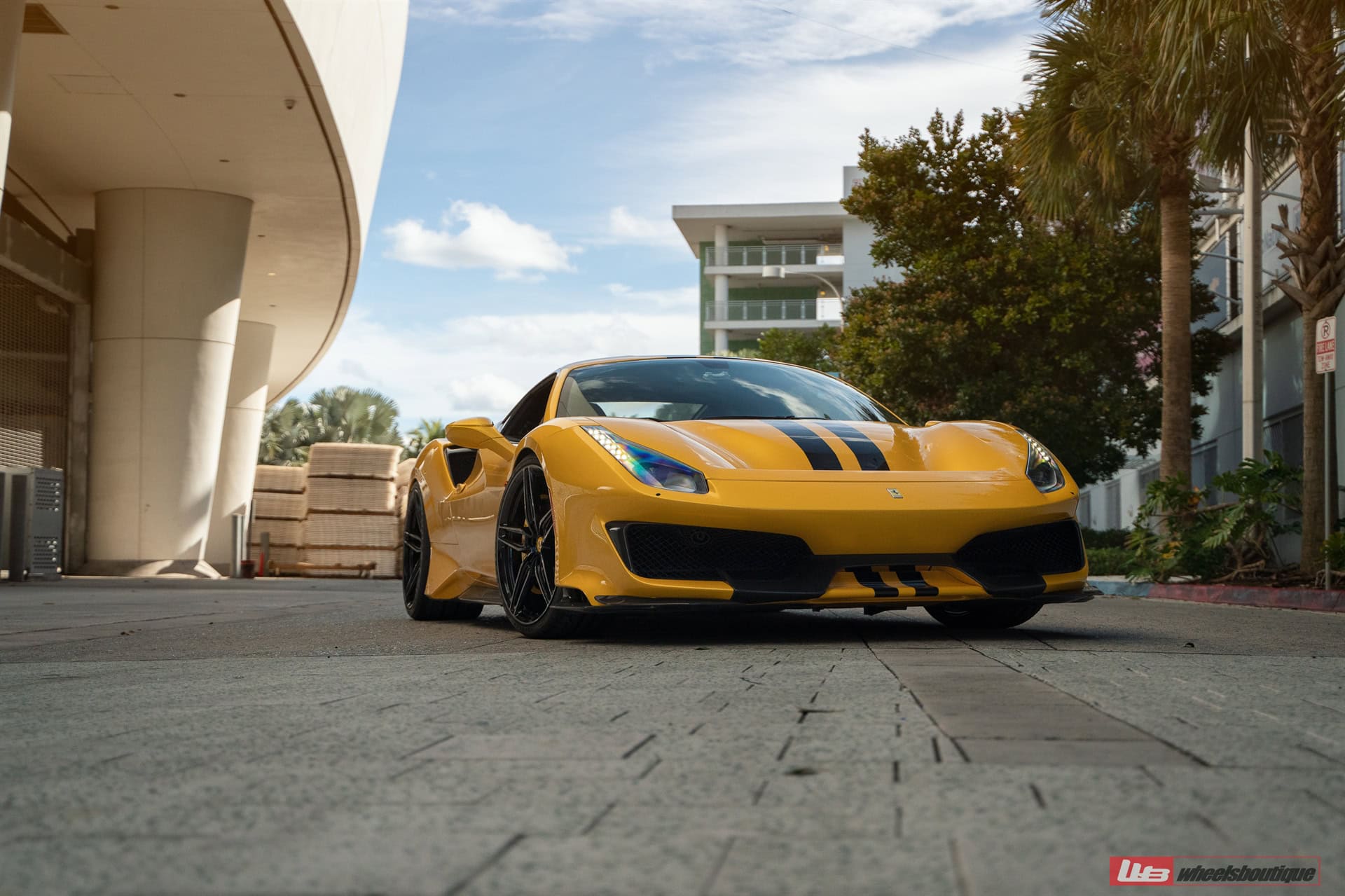 Photo 23 of Ferrari 488 Pista | Giallo Modena | On ANRKY AN17 | Gloss Black