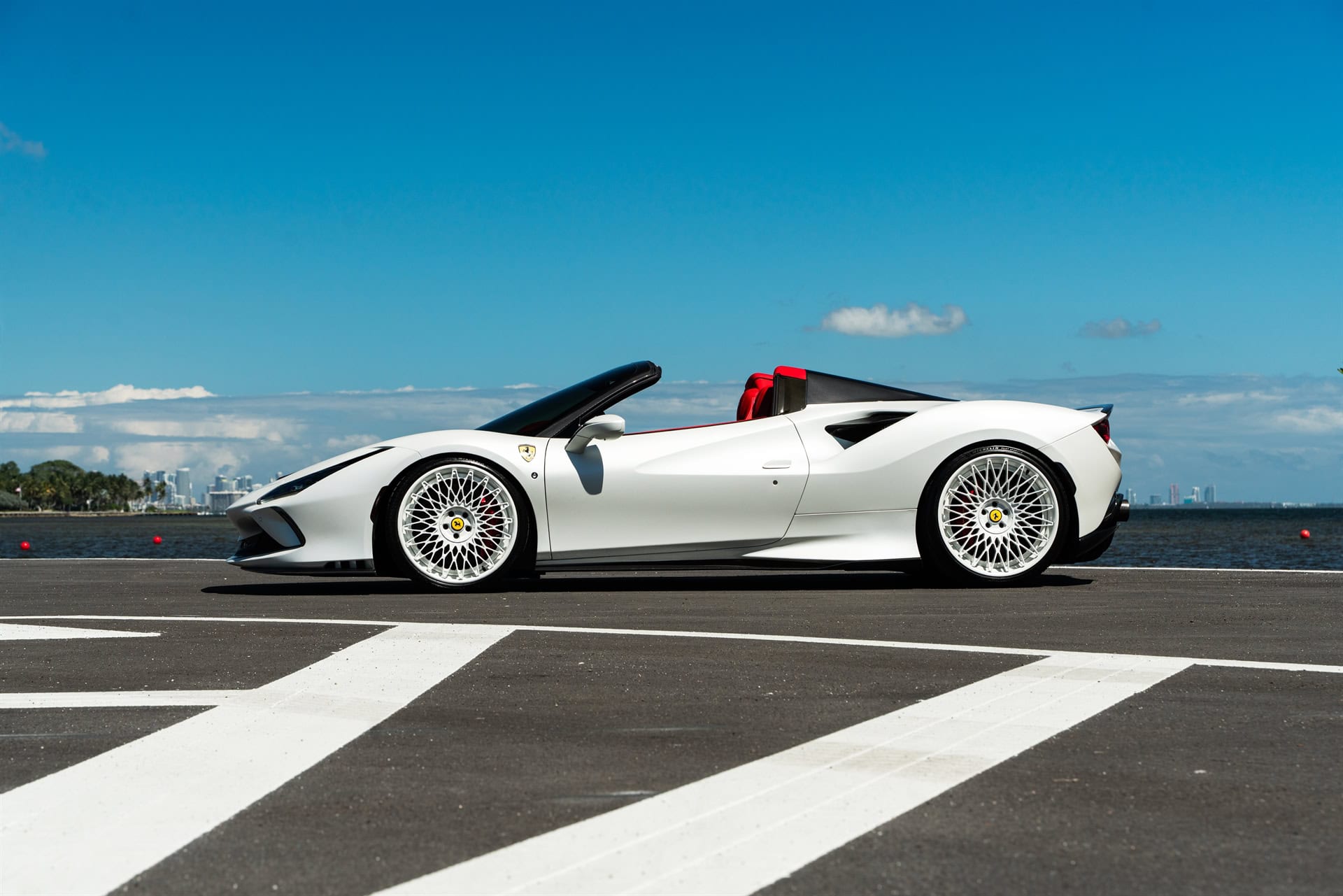 Photo 35 of Ferrari F8 Spider – RETROSeries RS7.3
