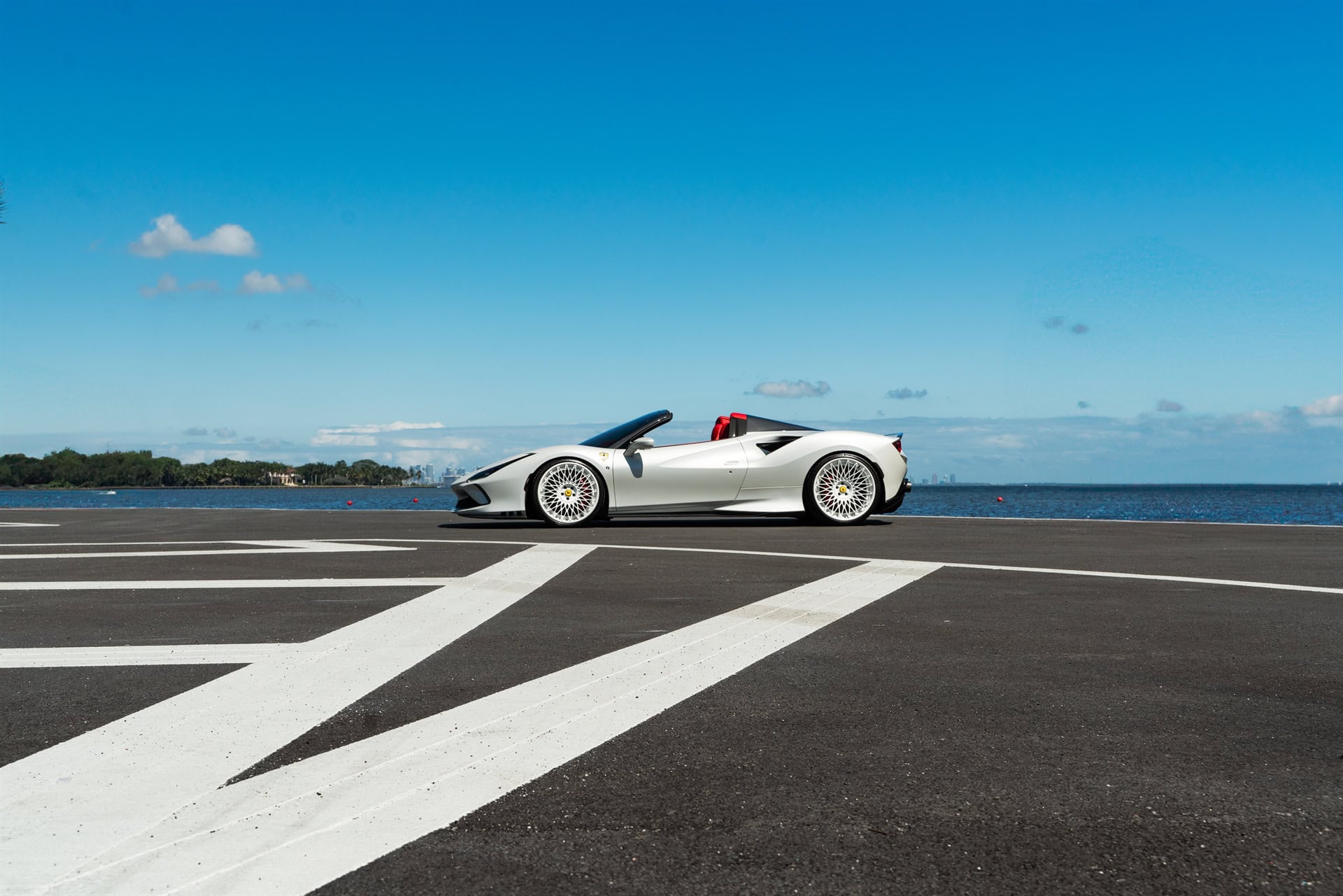Photo 36 of Ferrari F8 Spider – RETROSeries RS7.3