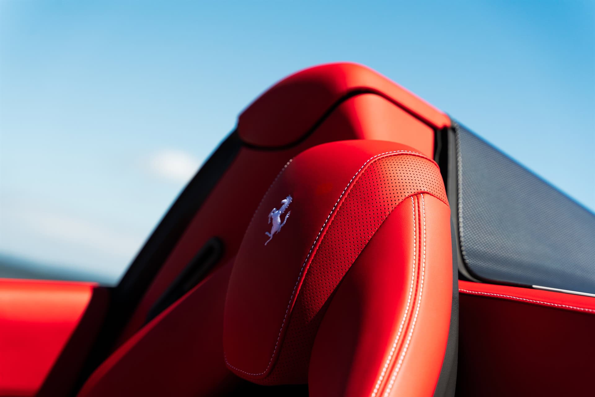 Photo 37 of Ferrari F8 Spider – RETROSeries RS7.3
