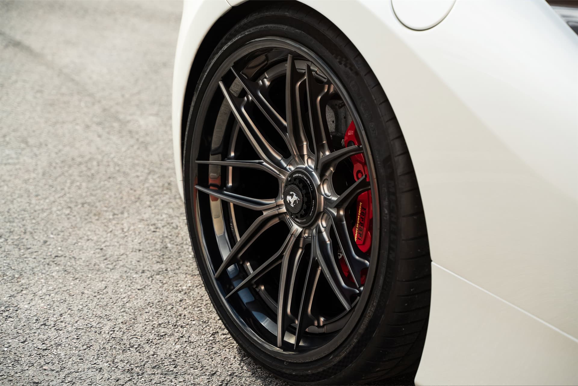 Ferrari 488 Pista | Bianco Avus | on 1886 XR004 | Frozen Polished Liquid Smoke
