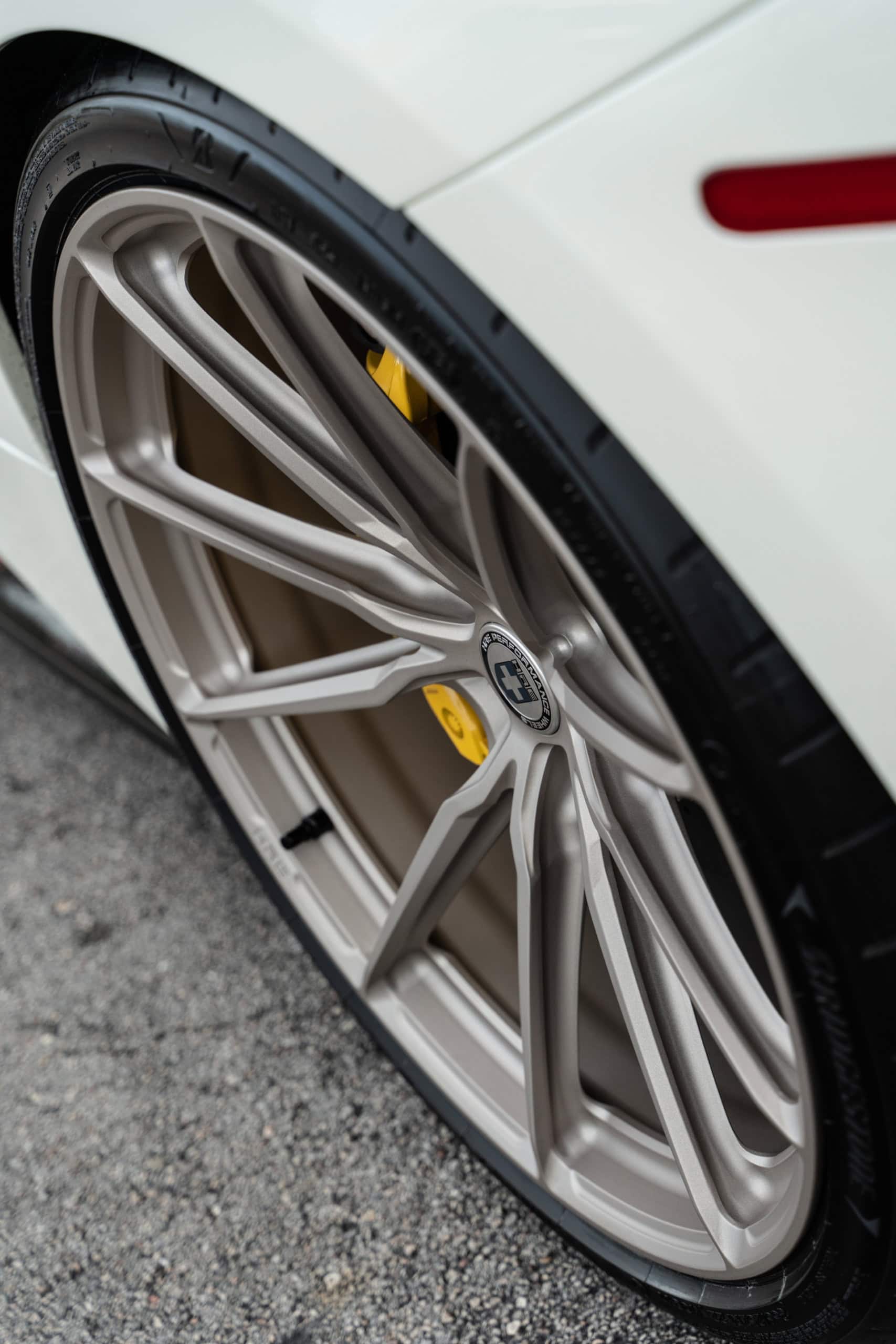 Ferrari 488 | Bianco Fuji | on HRE P104SC | Satin White Gold