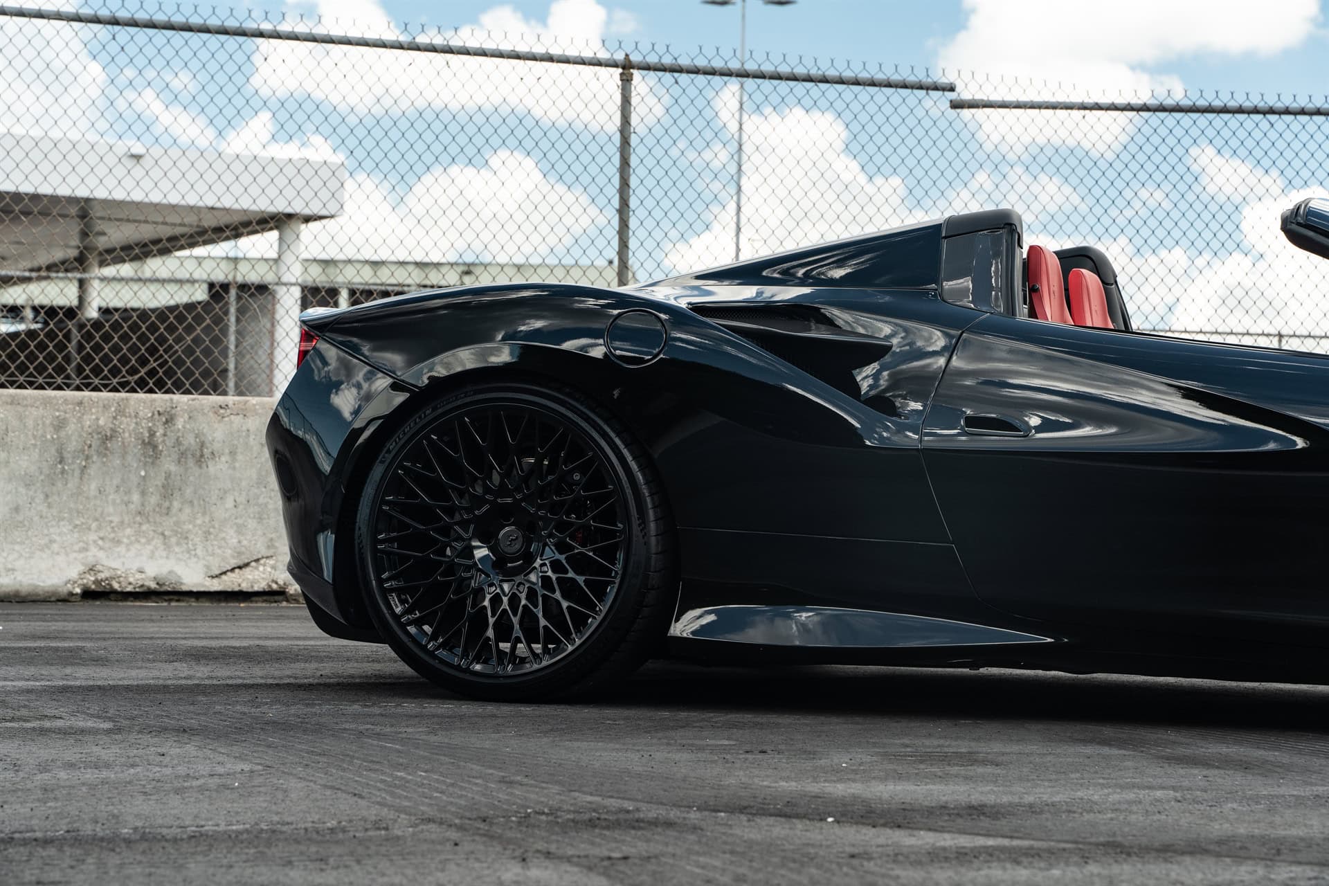 Ferrari F8 | Nero | on HRE 501M | Gloss Black