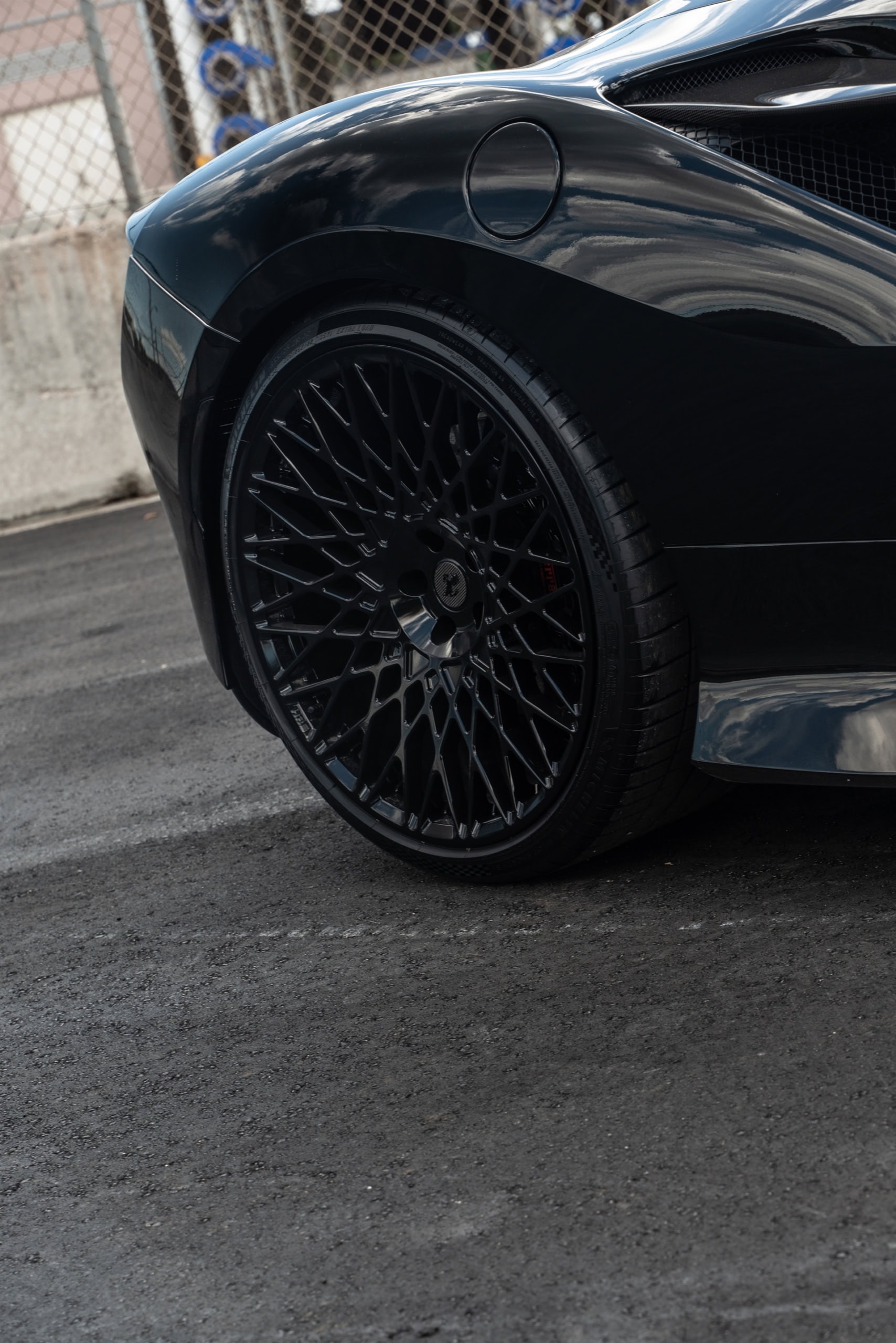 Ferrari F8 | Nero | on HRE 501M | Gloss Black