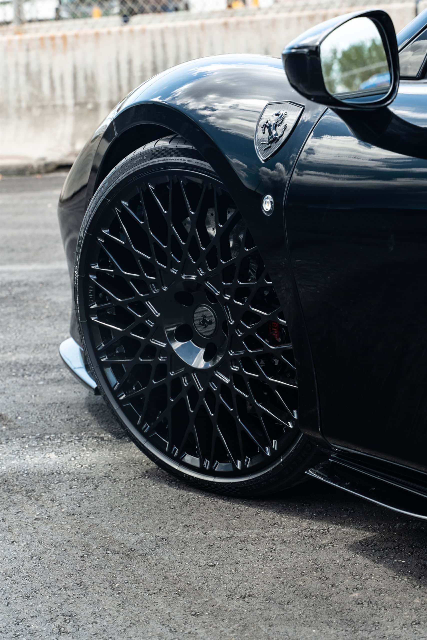 Photo 23 of Ferrari F8 | Nero | on HRE 501M | Gloss Black