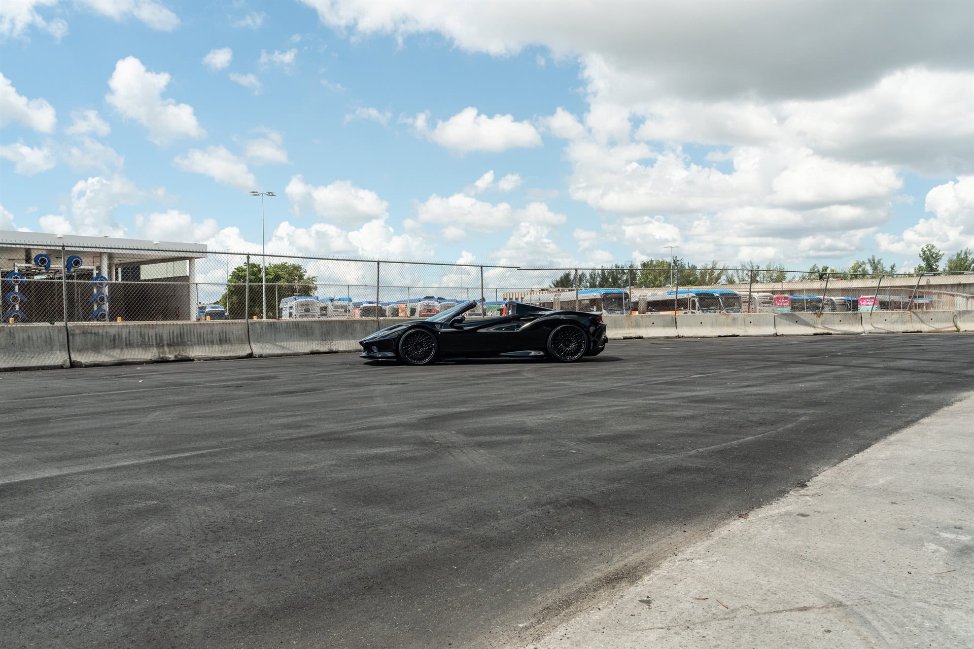 Photo 26 of Ferrari F8 | Nero | on HRE 501M | Gloss Black