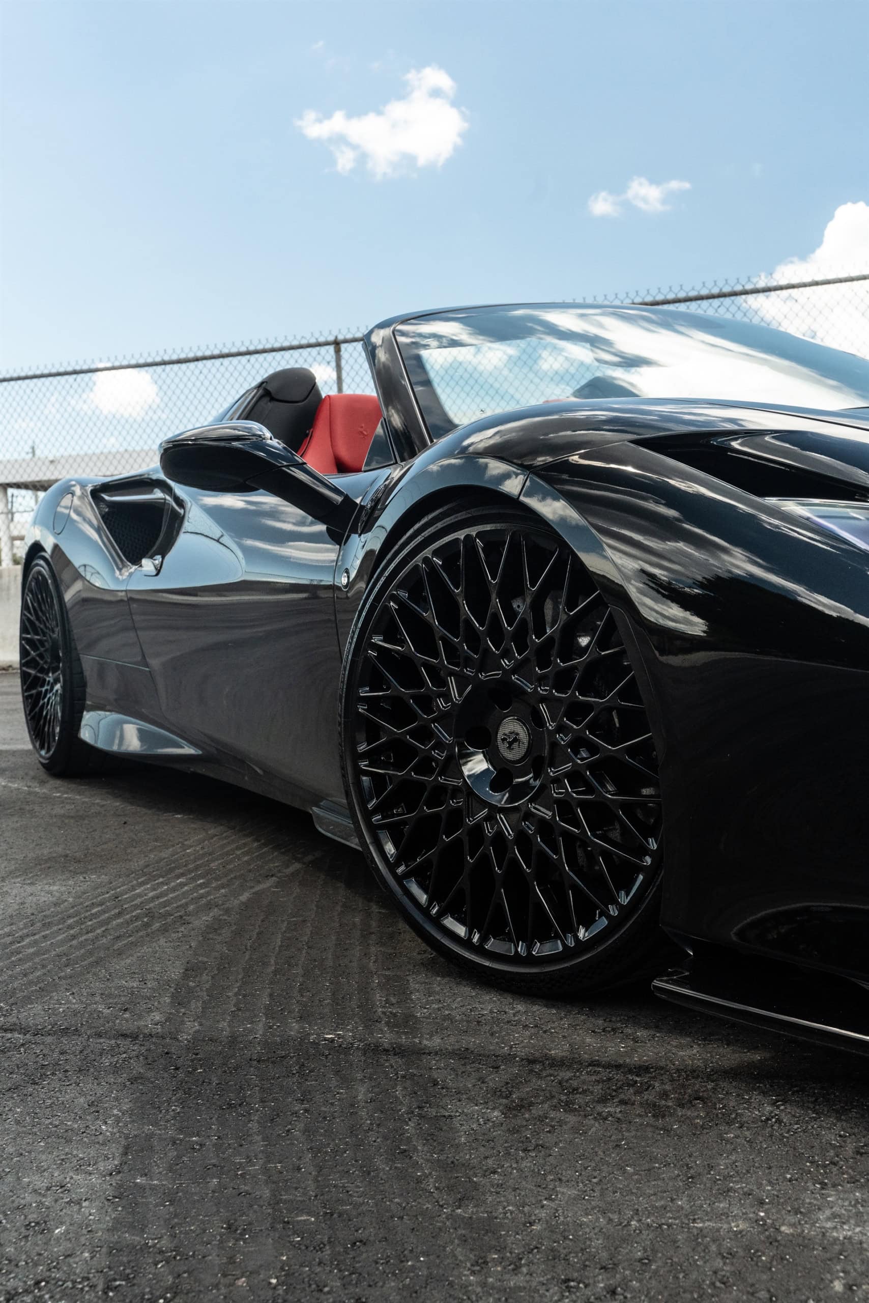 Ferrari F8 | Nero | on HRE 501M | Gloss Black
