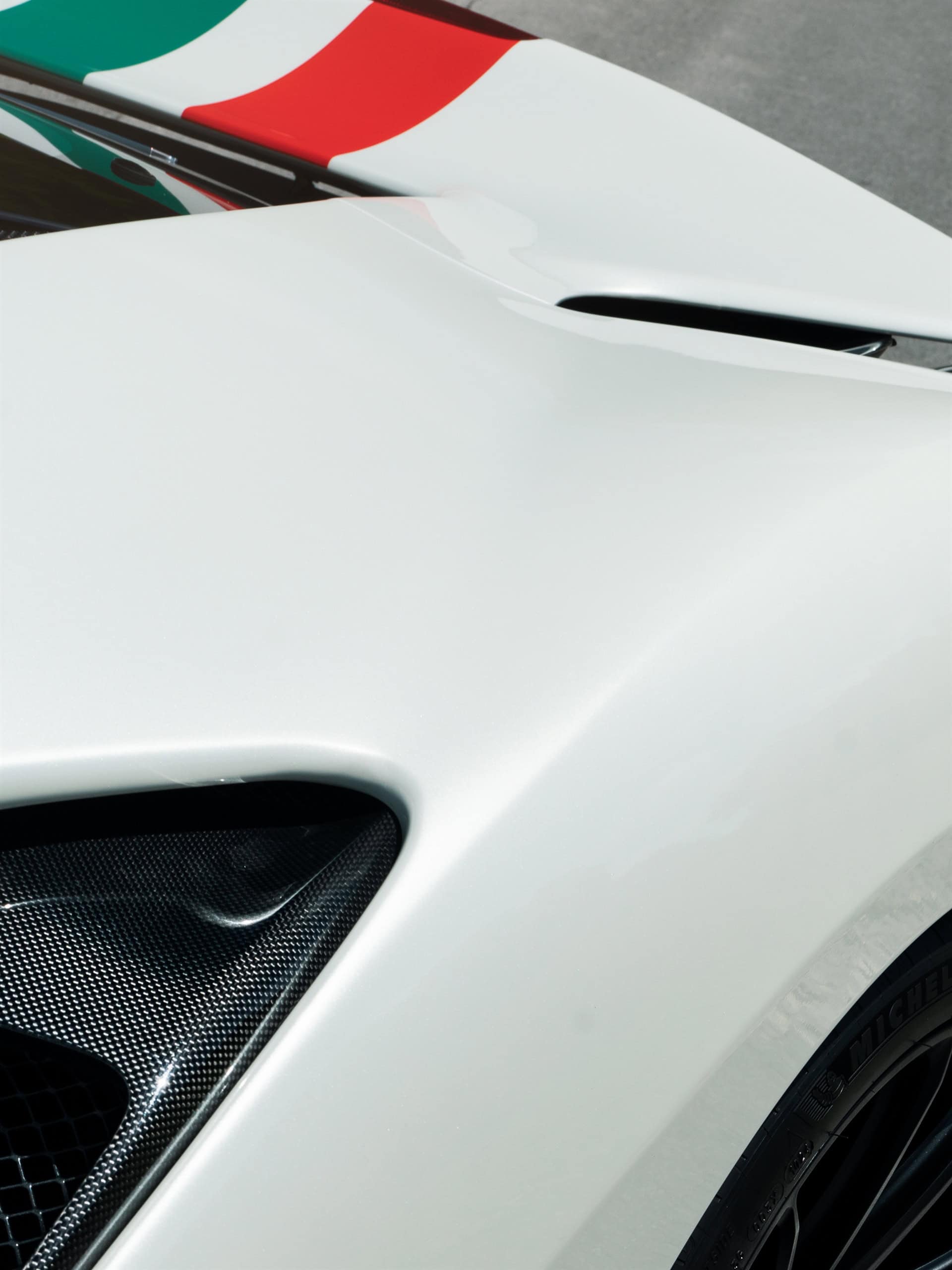 Photo 24 of Ferrari 488 Pista | Bianco Avus | on HRE P104SC | Satin Black