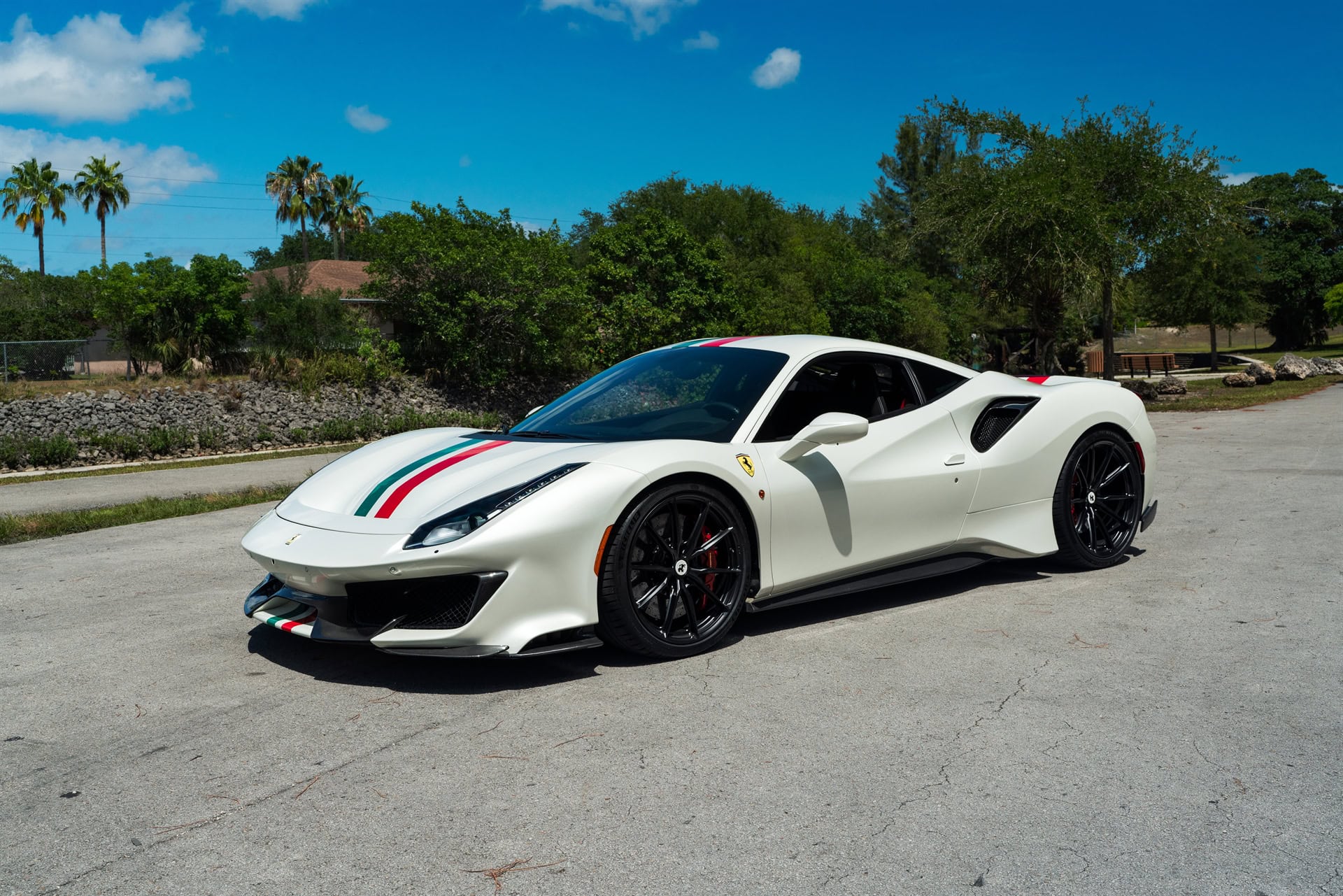 Photo 29 of Ferrari 488 Pista | Bianco Avus | on HRE P104SC | Satin Black