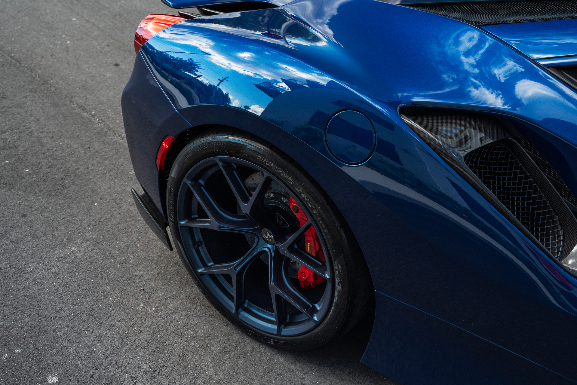 Ferrari Pista on IPE Wheels