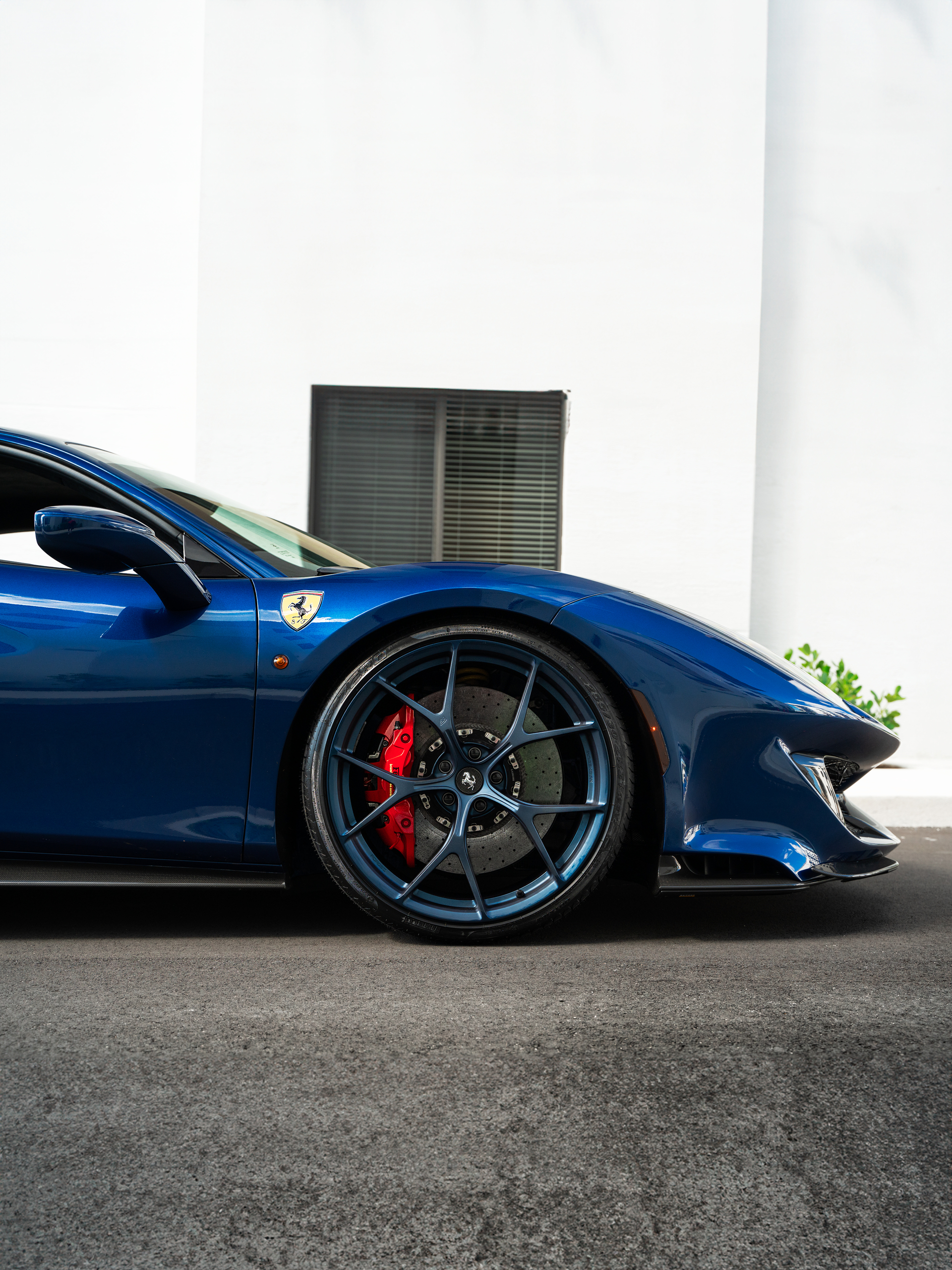 Ferrari Pista on IPE Wheels