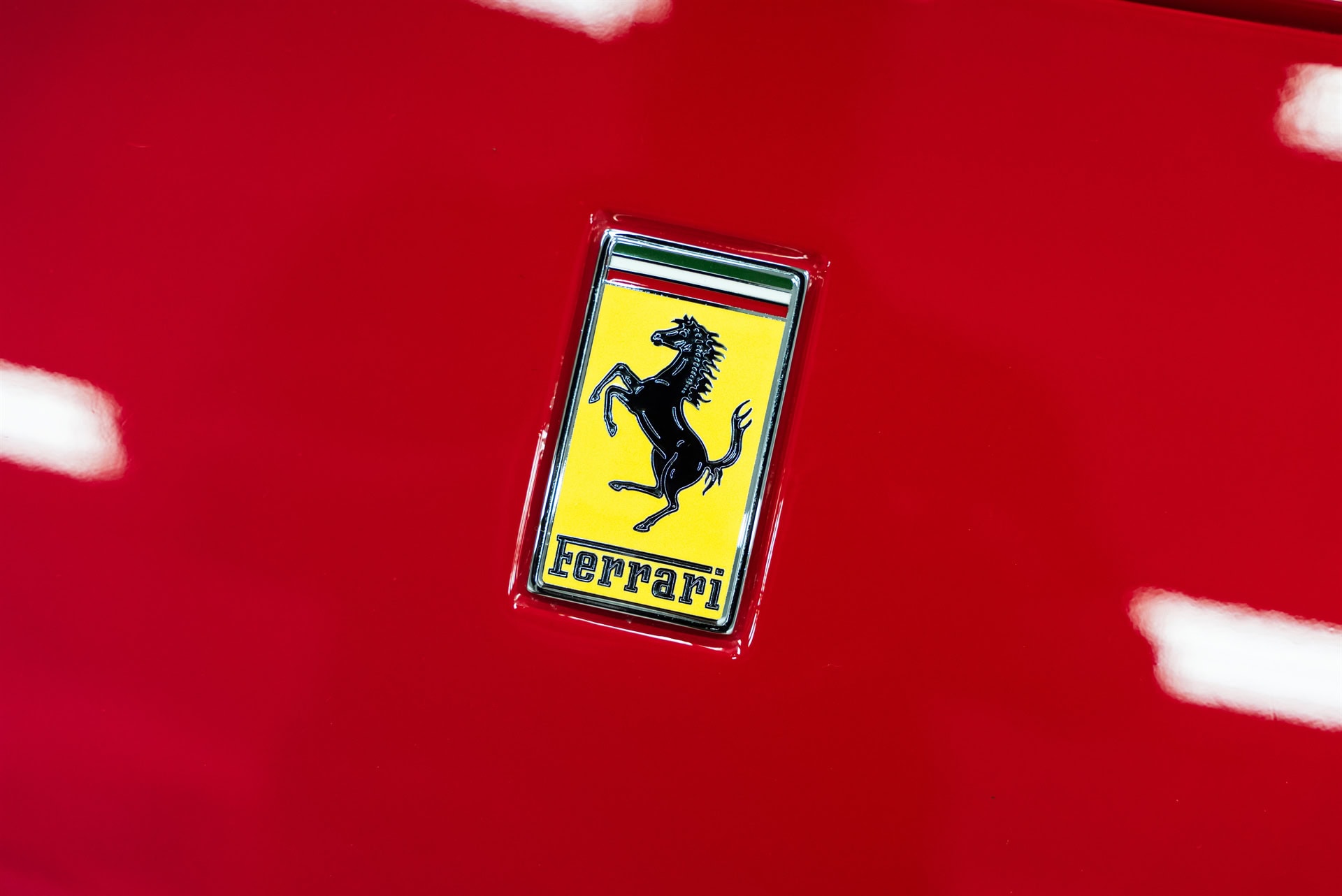 SF90 Spider – Rosso Ferrari Ryft Wheels