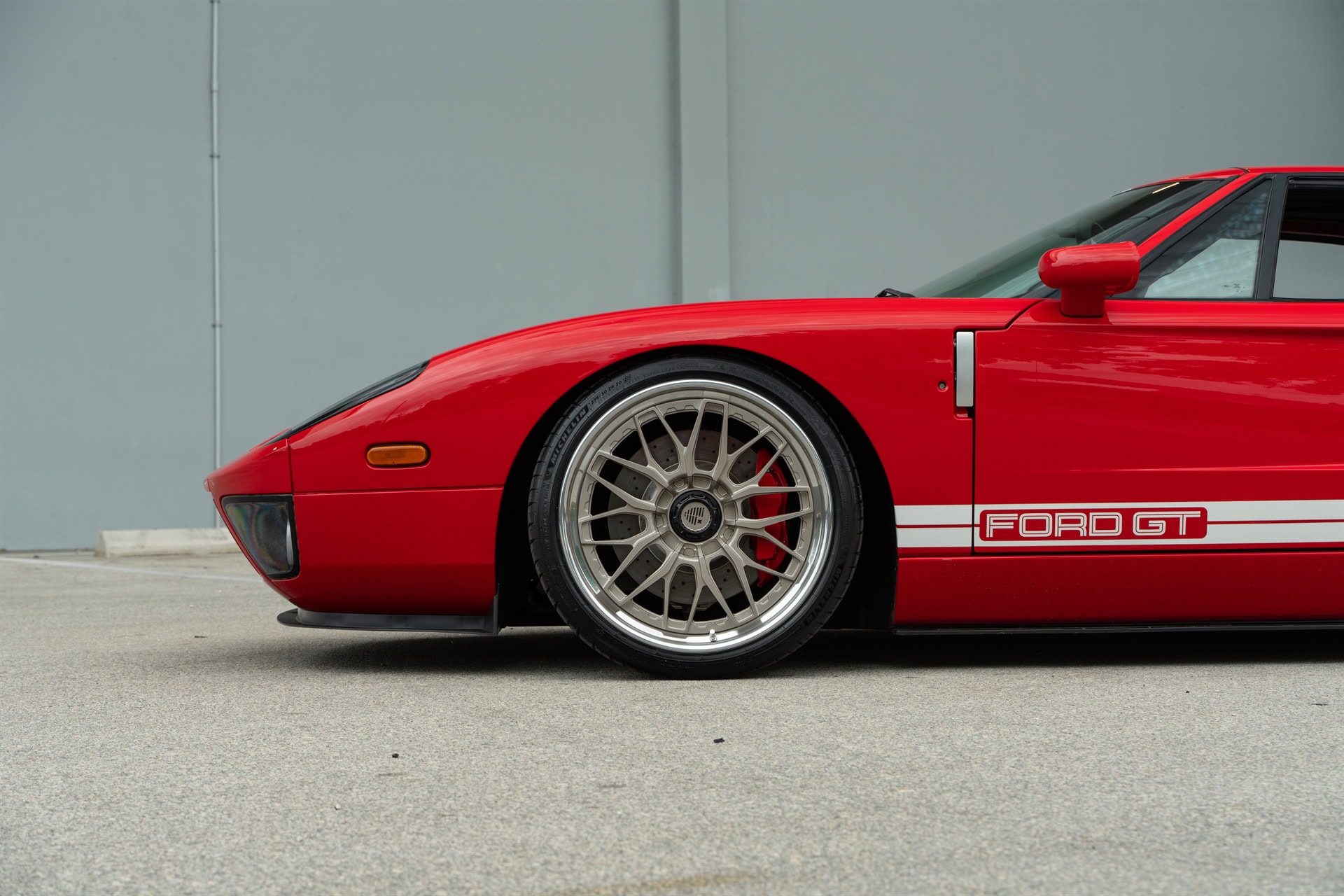 Photo 21 of Ford GT MK1 | Ruby Red | on ANRKY RS1 | Satin White Gold