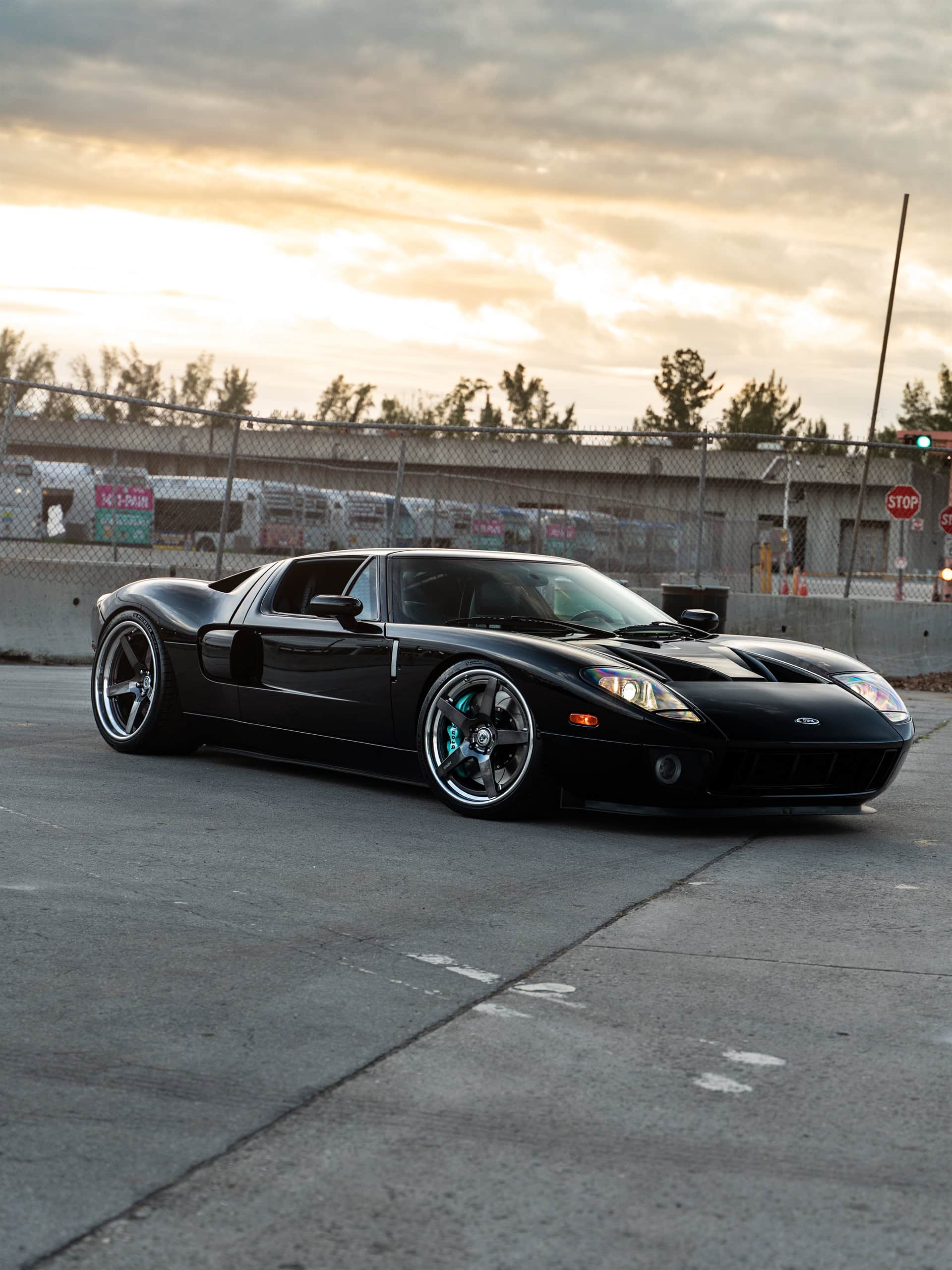 Photo 24 of Ford GT MK1 | Black | on HRE RS105 | Polished Dark Clear