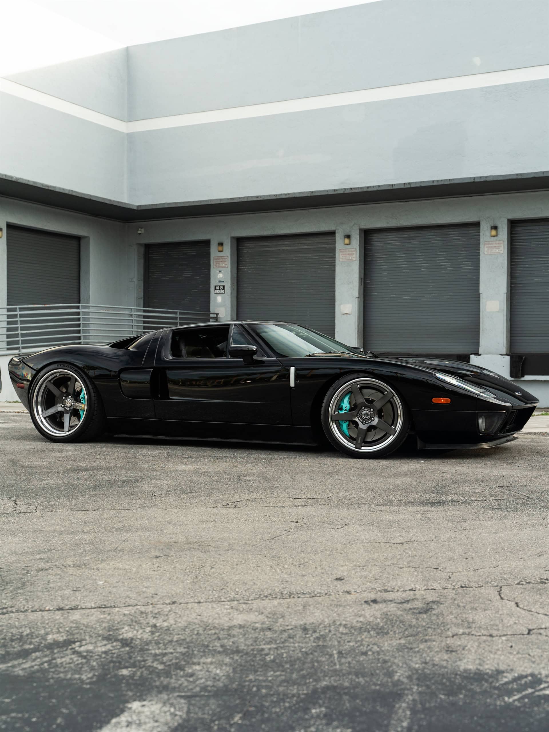 Ford GT MK1 | Black | on HRE RS105 | Polished Dark Clear