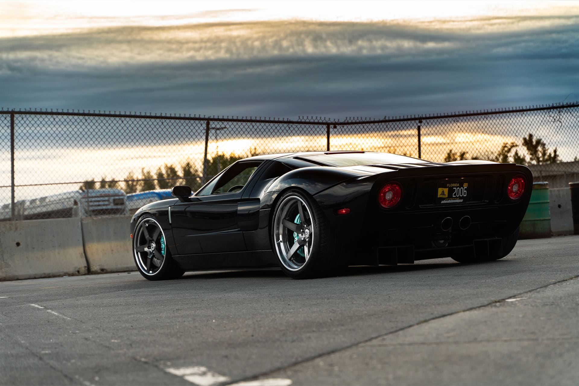 Photo 22 of Ford GT MK1 | Black | on HRE RS105 | Polished Dark Clear