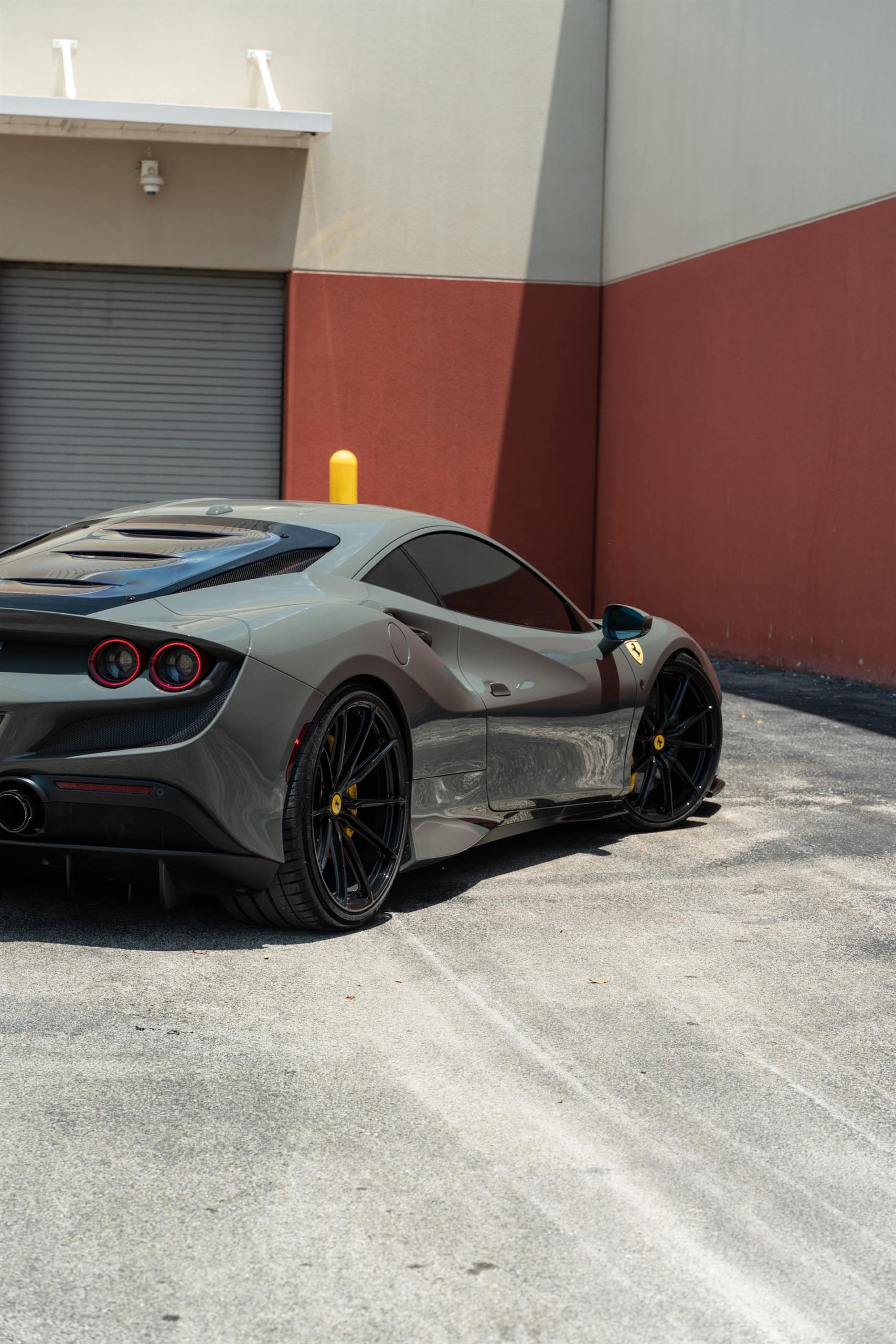 Photo 21 of Ferarri F8 | Grigio Medio | on HRE P104SC | Gloss Black