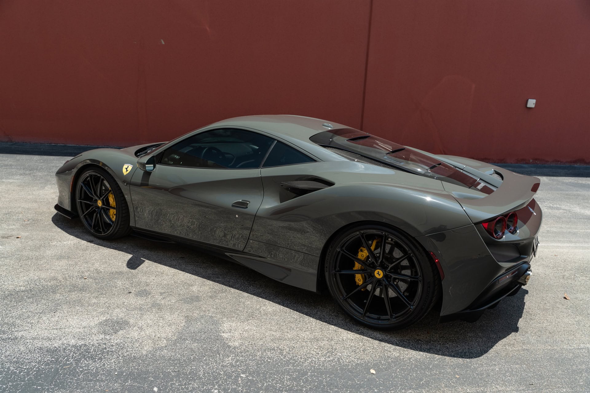 Photo 24 of Ferarri F8 | Grigio Medio | on HRE P104SC | Gloss Black