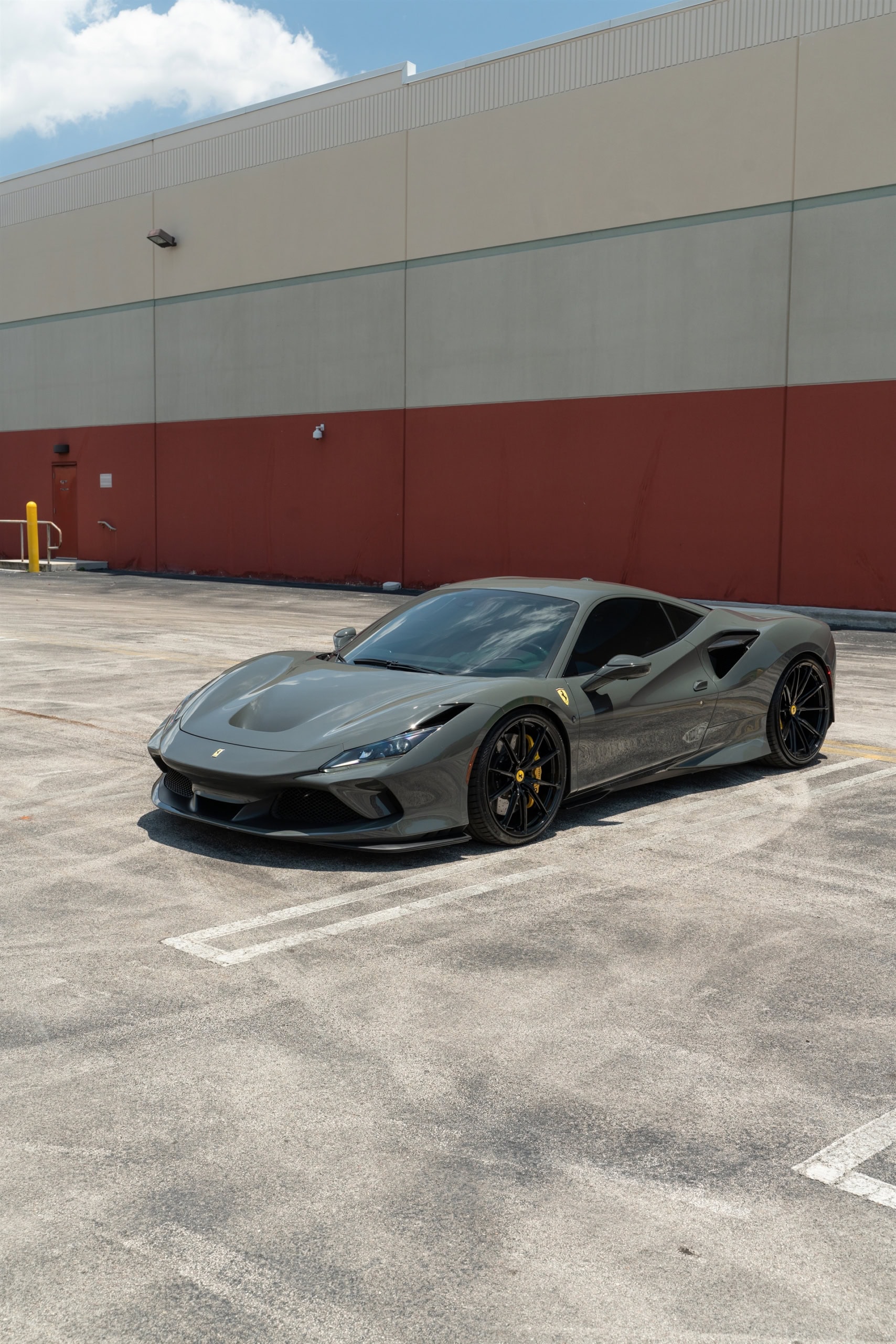 Photo 27 of Ferarri F8 | Grigio Medio | on HRE P104SC | Gloss Black