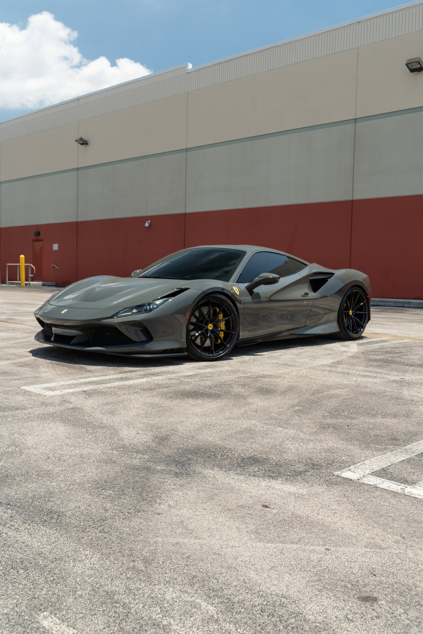Photo 28 of Ferarri F8 | Grigio Medio | on HRE P104SC | Gloss Black