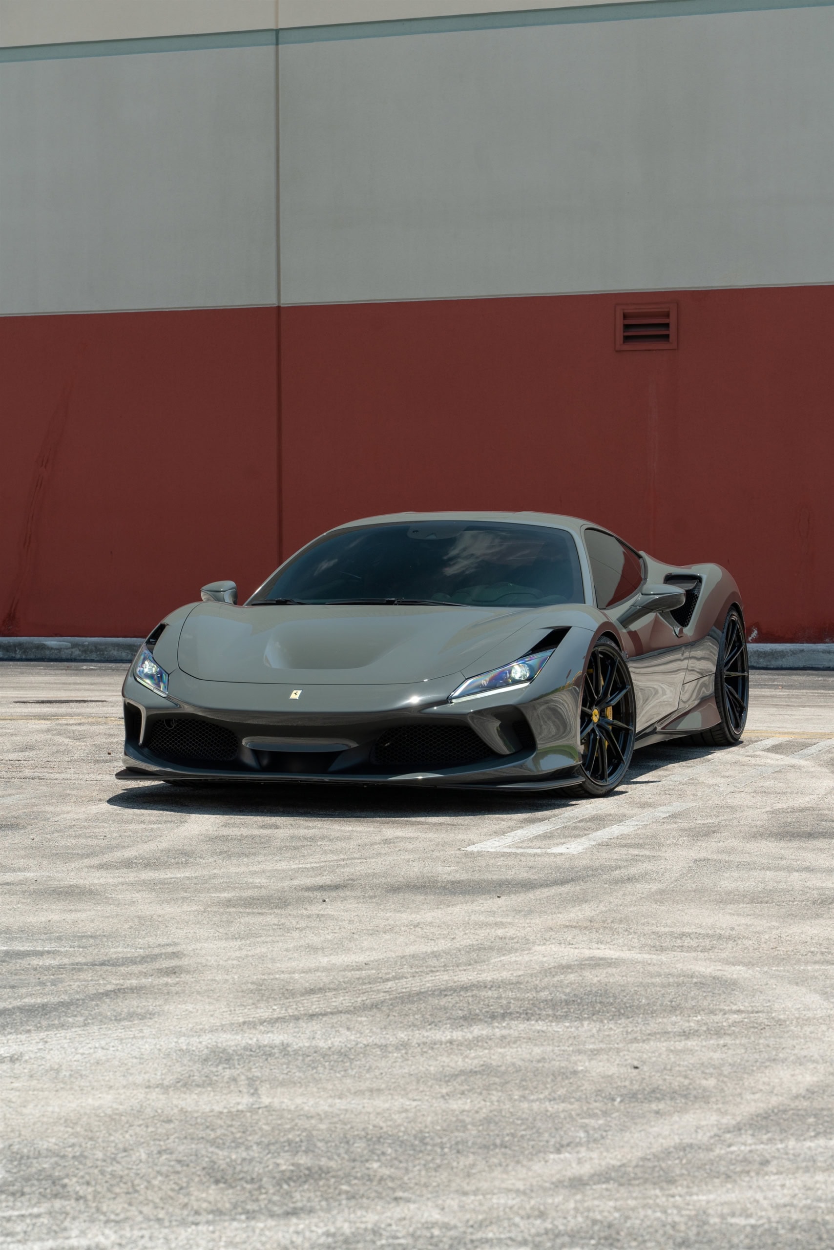 Photo 30 of Ferarri F8 | Grigio Medio | on HRE P104SC | Gloss Black