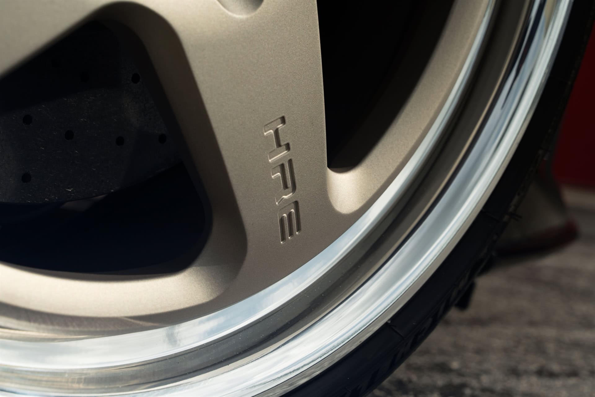 Lamborghini Huracan | Nero Noctis | on HRE 527 FMR | Satin White Gold
