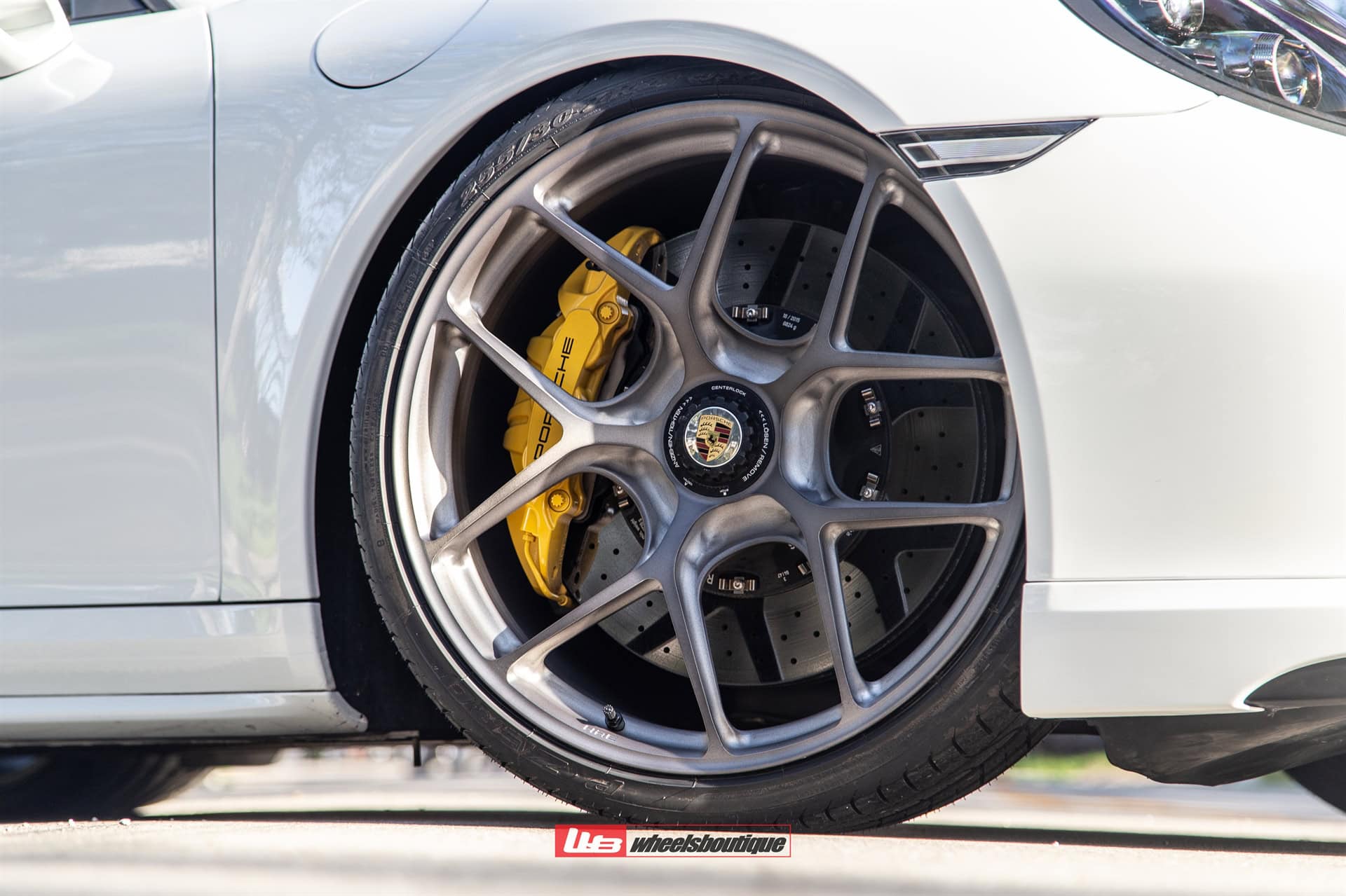 PORSCHE 991.1 TURBO S CABRIOLET ON HRE R101 LIGHTWEIGHT